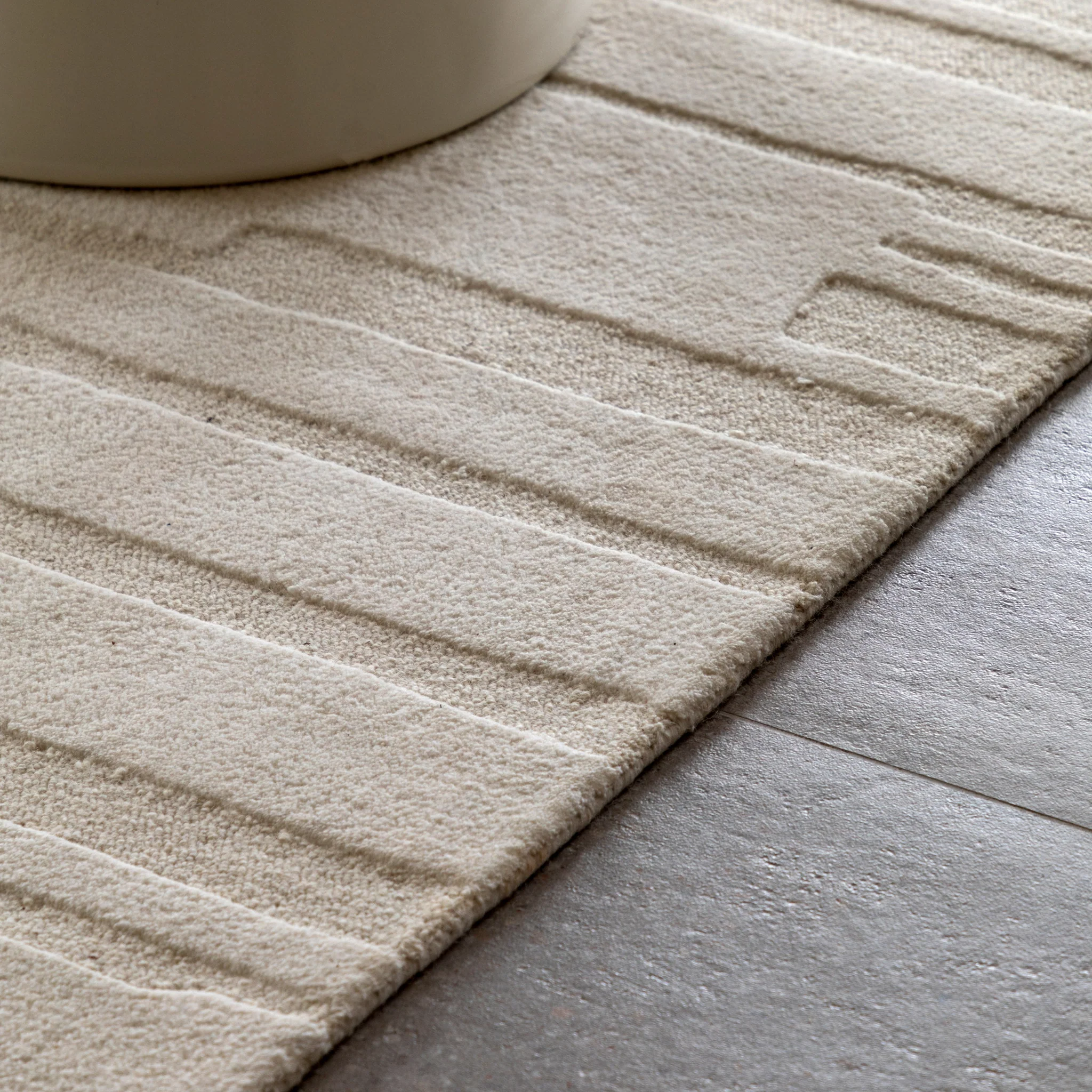 Albany Tufted Tonal Rug - Image 3