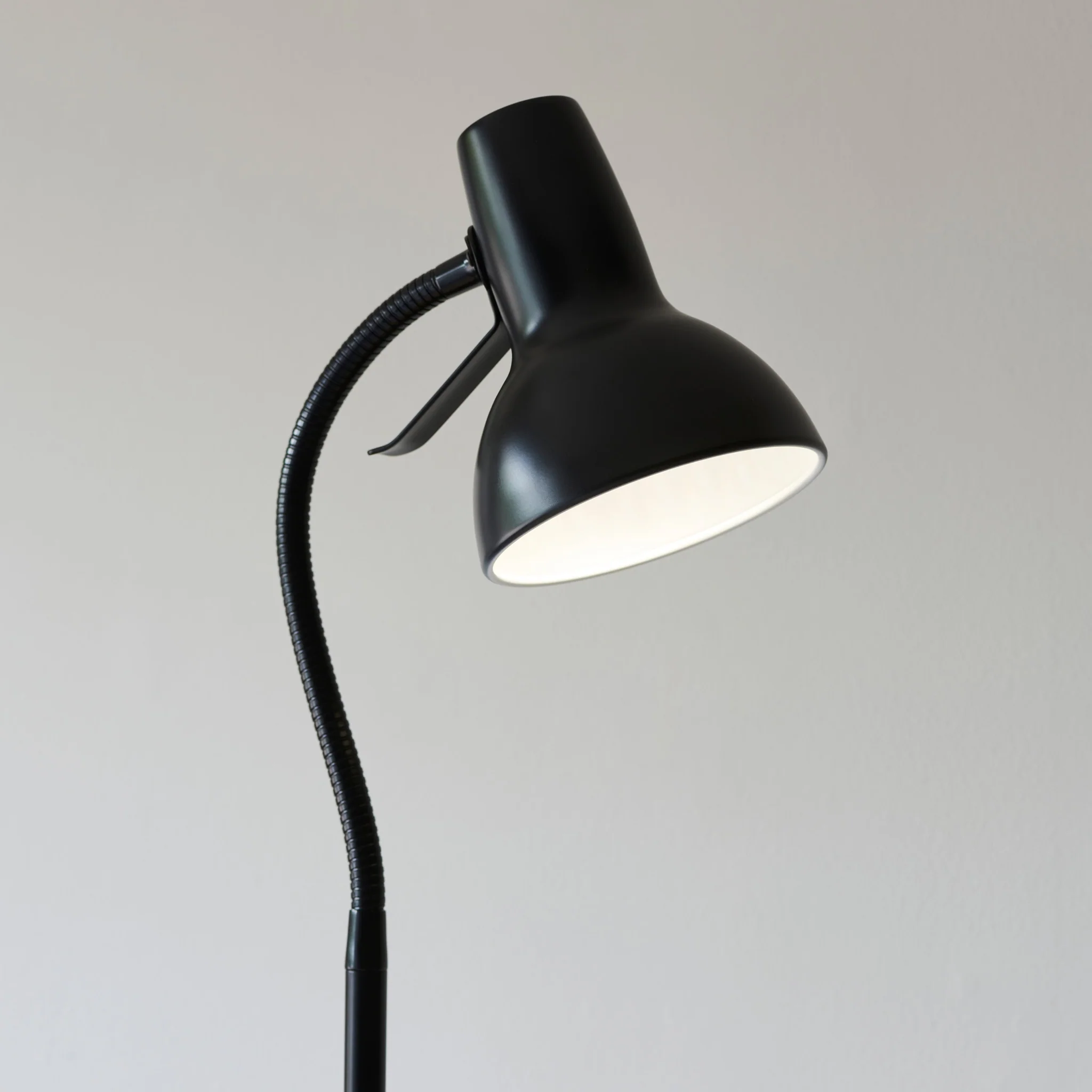 Amalfi Black Floor Lamp - Image 3