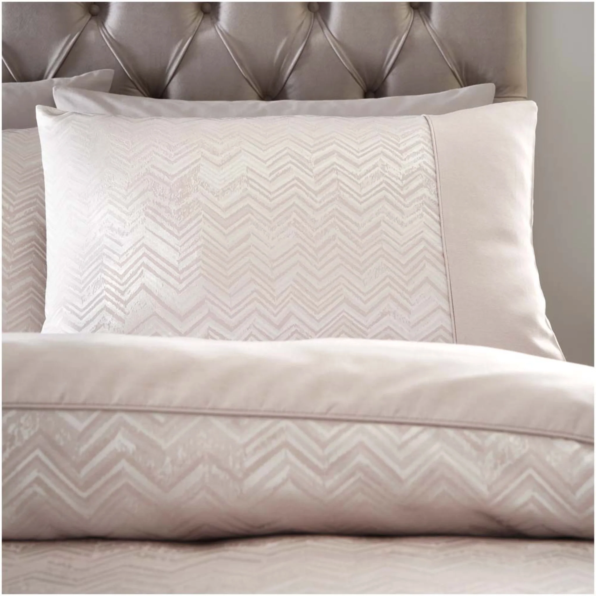 Antibes Pink Duvet Cover Set - Antibes Duvet Set Pink King - Image 4