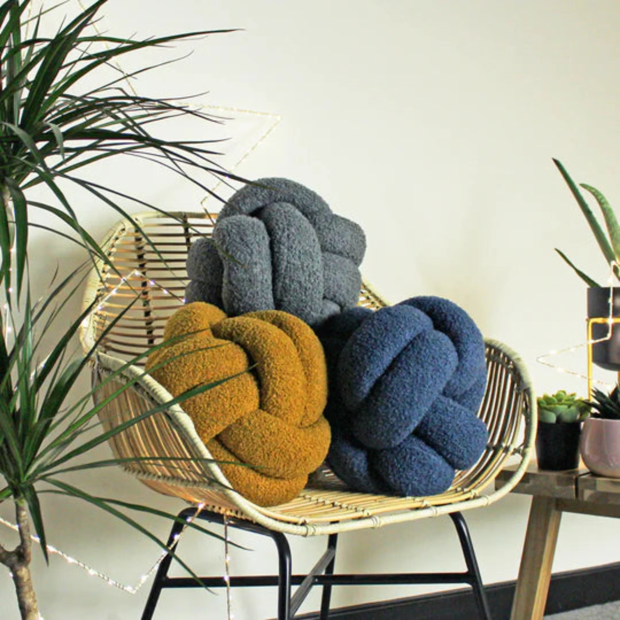 DISC Boucle Knot Fleece Cushion Rust