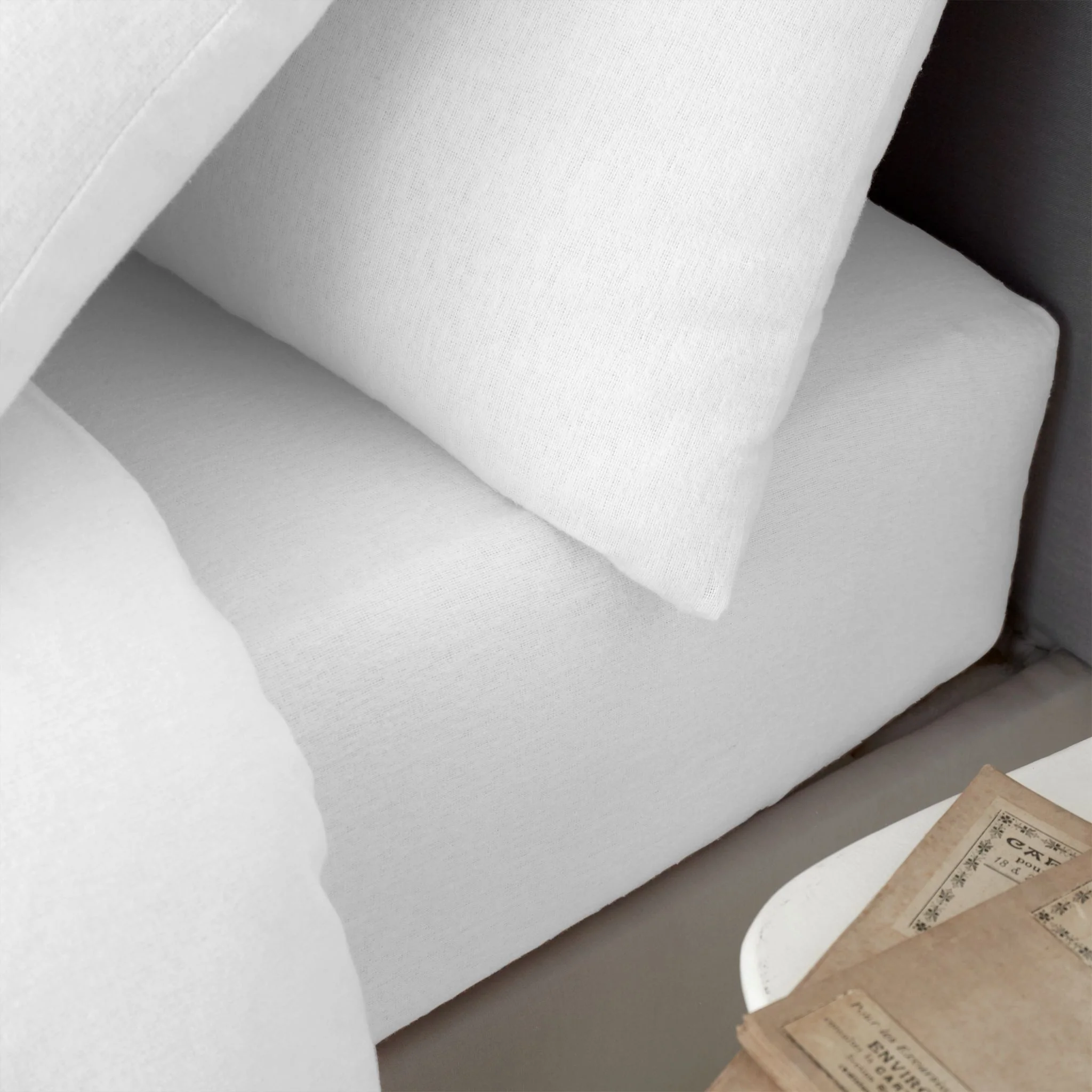 Brushed Cotton White Fitted Bed Sheet - DISC Brushed Cotton White Fitted Sheet Single