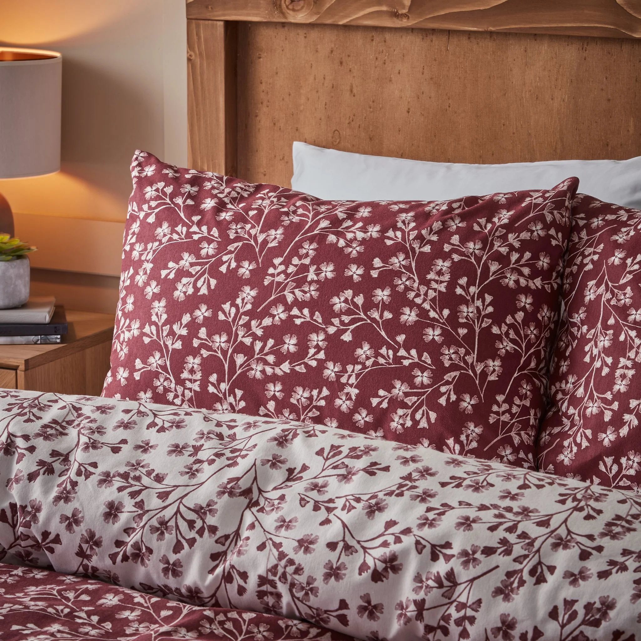 Brushed Grace Red Duvet Set Double - DISC Brushed Grace Floral Leaf Red Duvet Set Double - Image 3