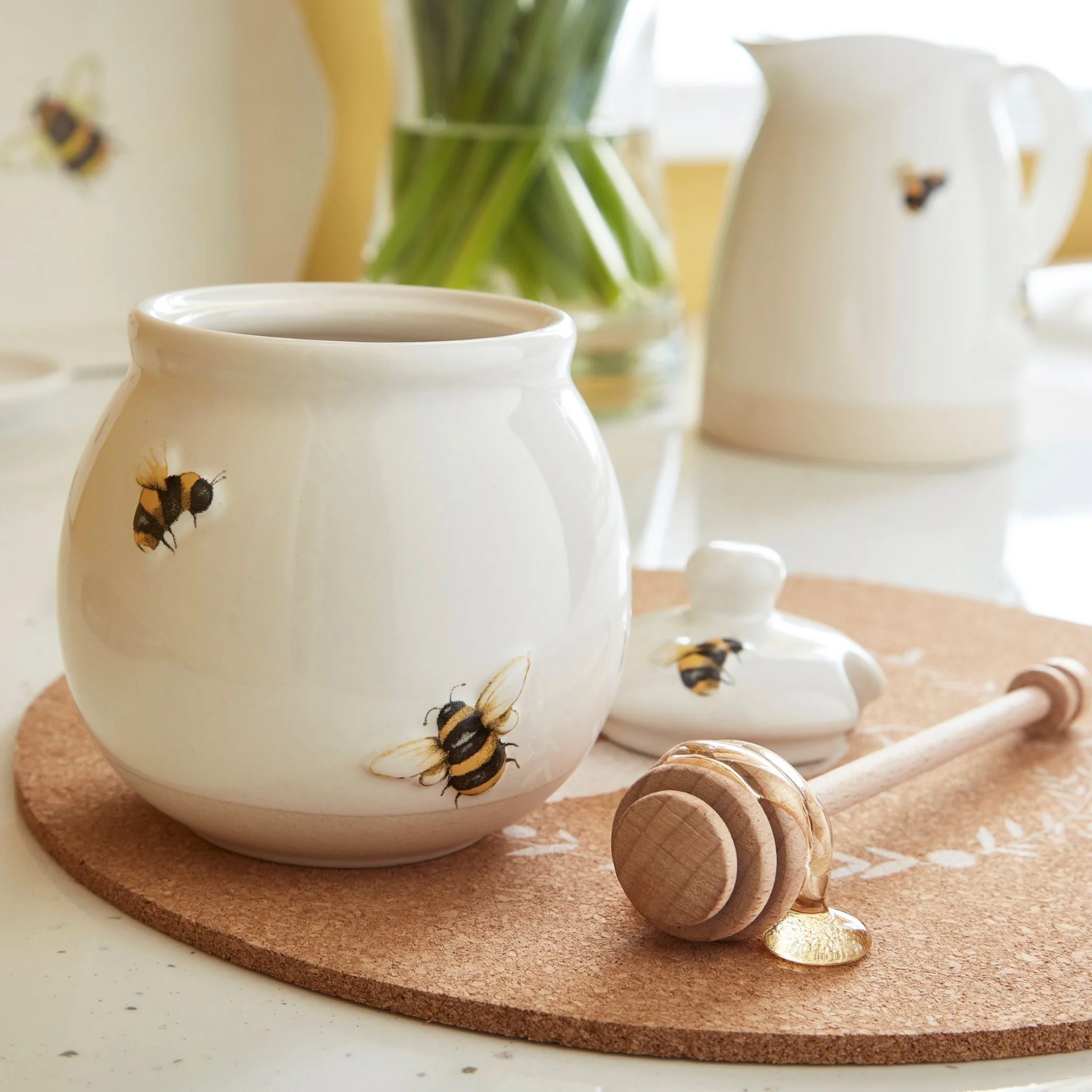 Bumble Bees Honey Pot - Bumble Bees Honey Pot
