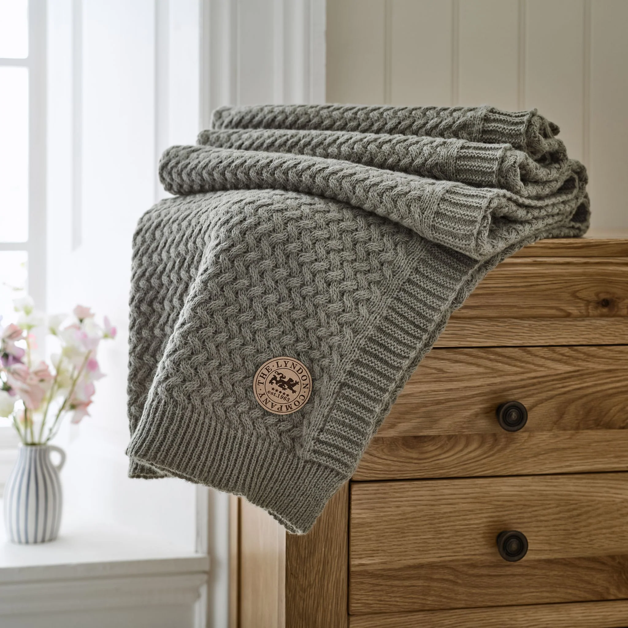 Cadenza Knitted Throw Grey - Cadenza Knitted Throw 130x170CM Grey - Image 2