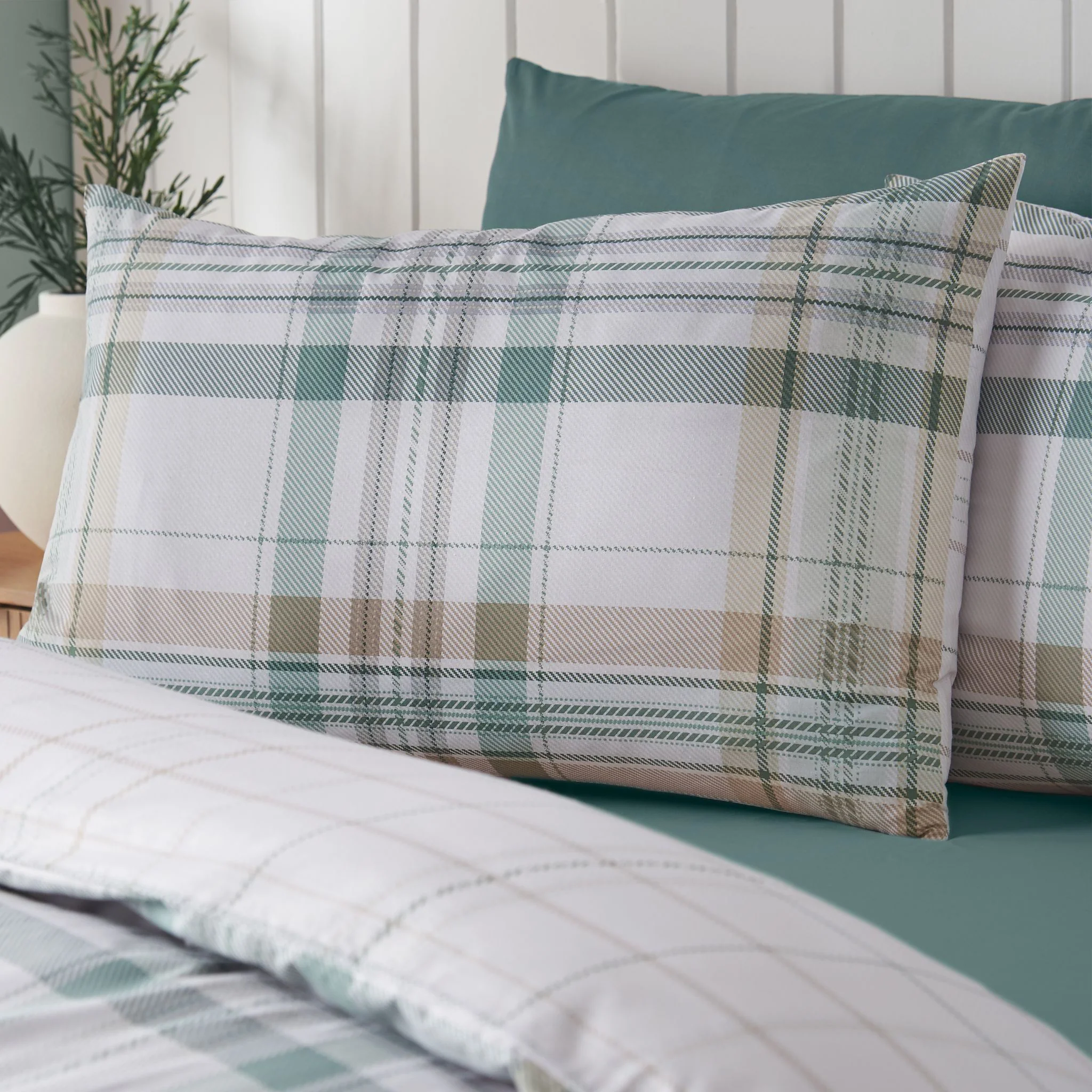 Catherine Lansfield Cartmel Check Green Duvet Set - Cartmel Check Green Duvet Set Single - Image 4