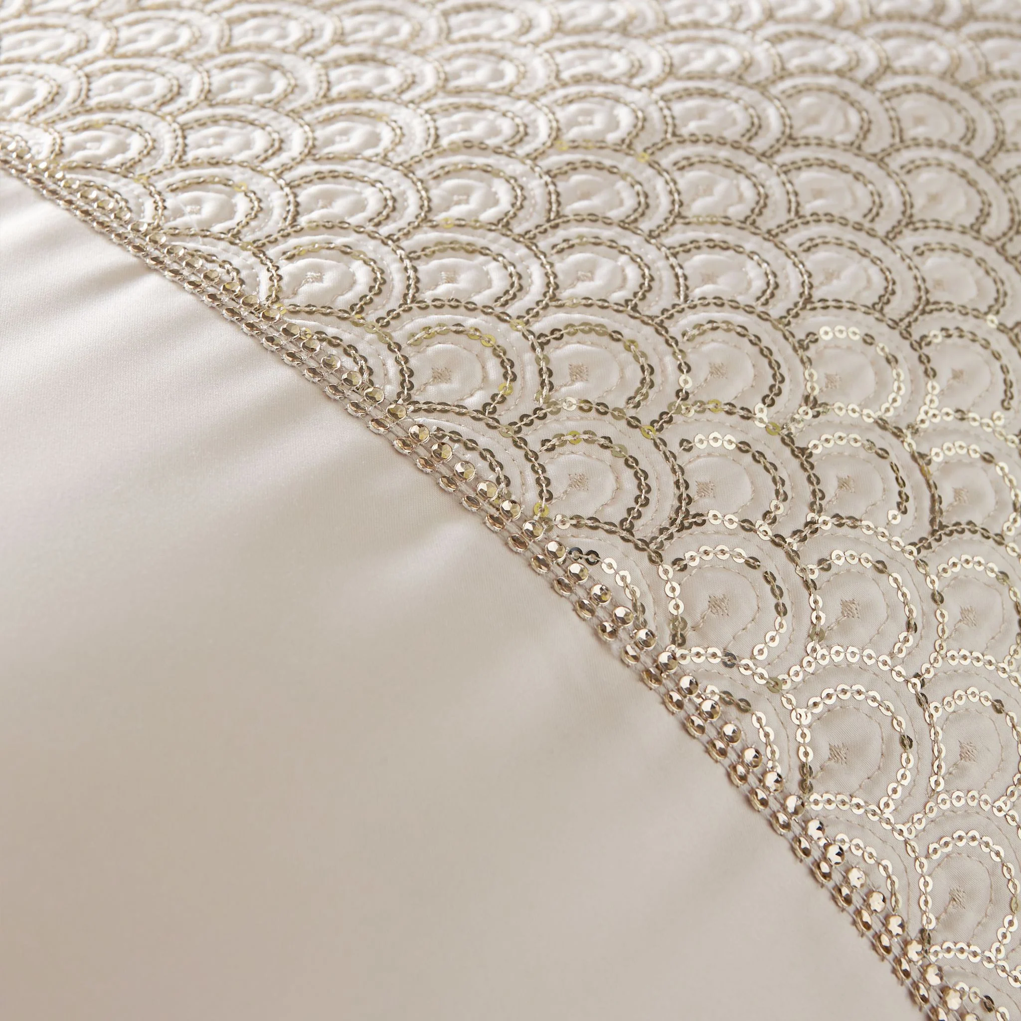 Catherine Lansfield Deco Sequin Champagne Duvet Set - Deco Sequin Champagne Double Duvet Set - Image 3