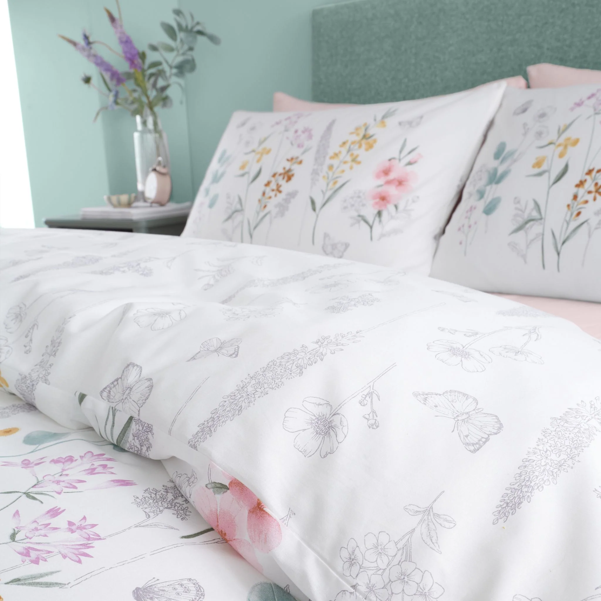 Catherine Lansfield Emilia Floral Duvet Set White - Emilia Floral Single Duvet Set White - Image 4