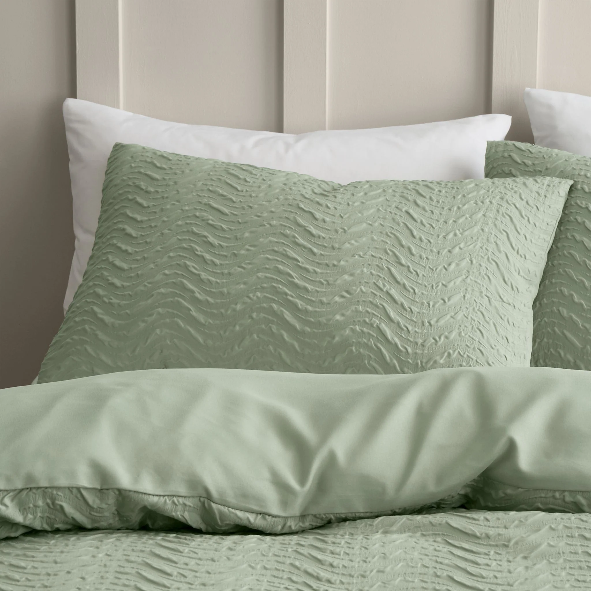 Catherine Lansfield Heatset Wave Green Duvet Set - Heatset Wave Mint Green Duvet Set Double - Image 2