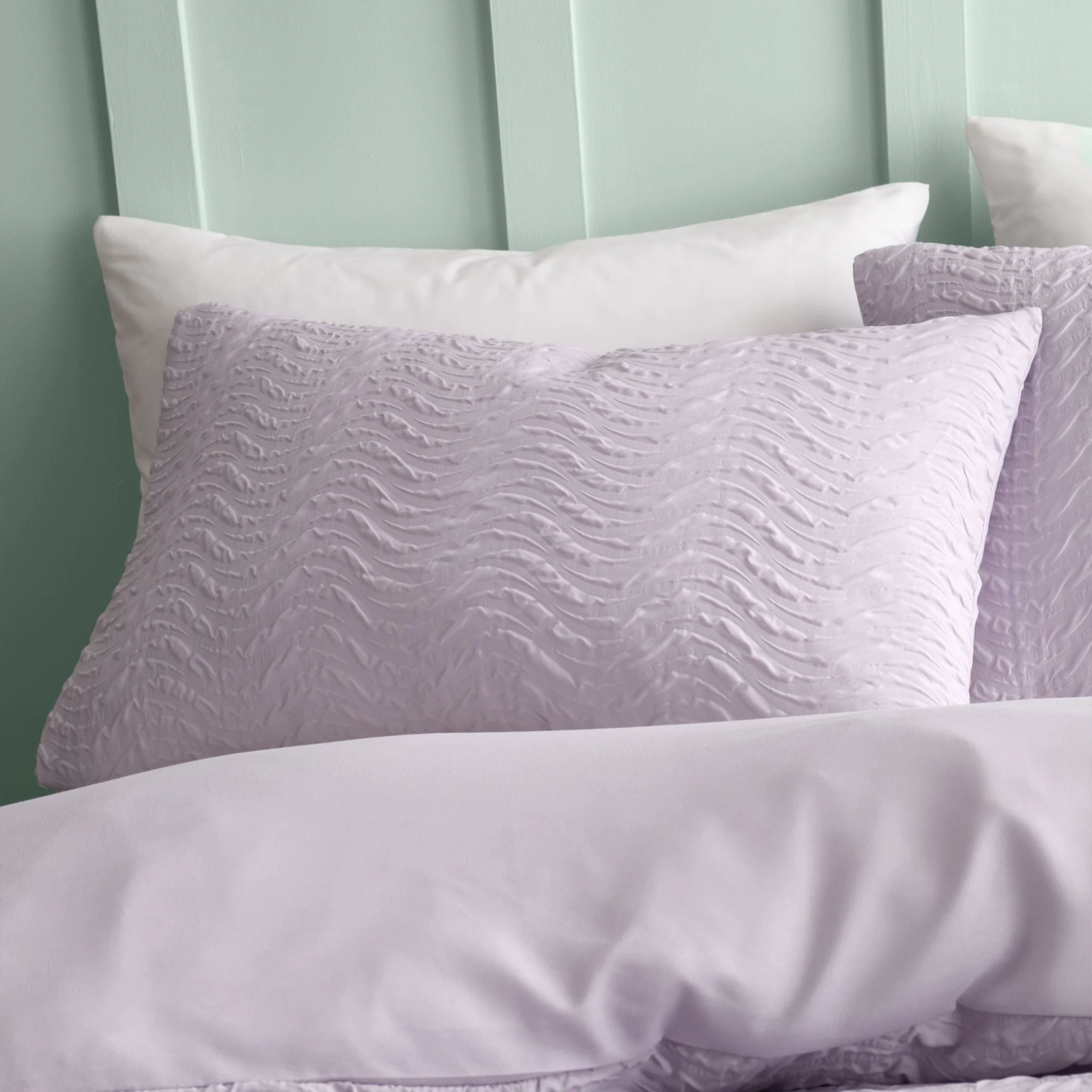 Catherine Lansfield Heatset Wave Purple Duvet Set - Heatset Wave Lilac Duvet Set Double - Image 2