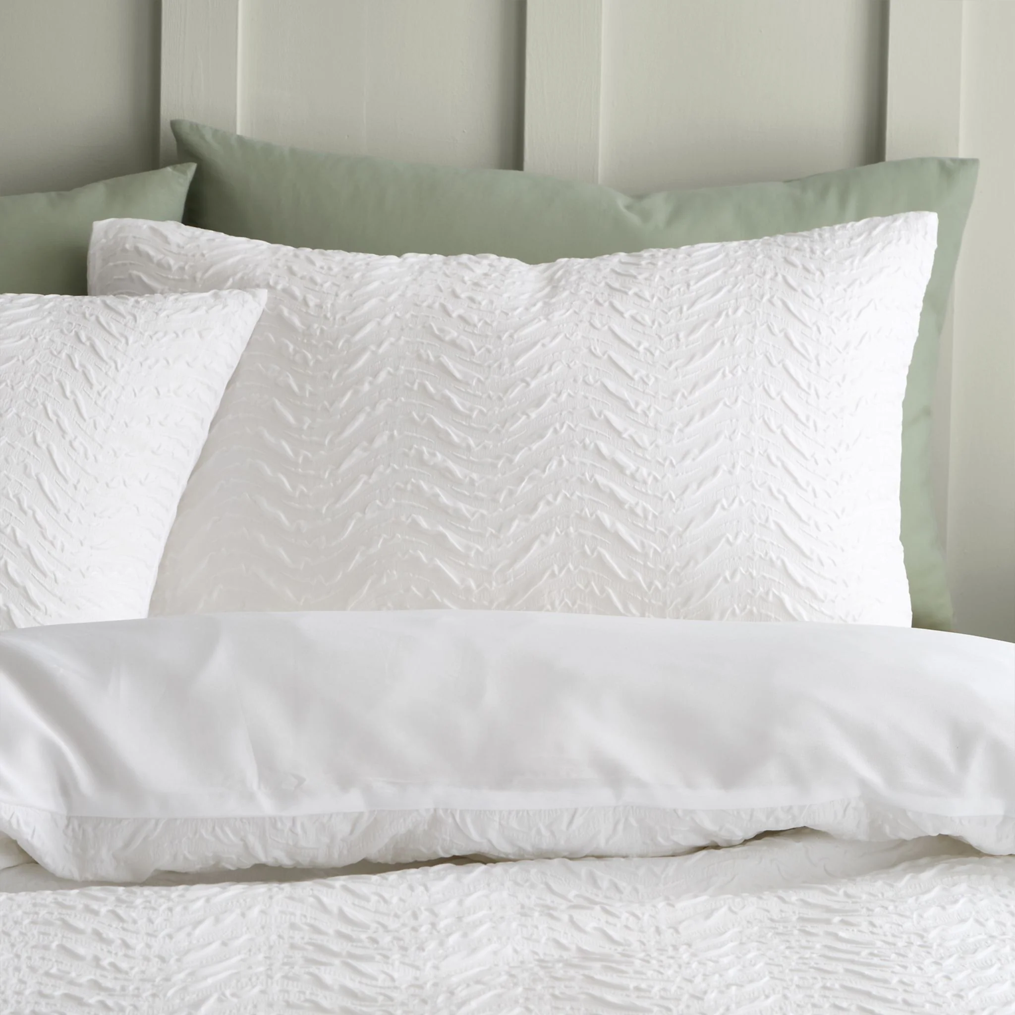 Catherine Lansfield Heatset Wave White Duvet Set - Heatset Wave White Duvet Set Super King - Image 3