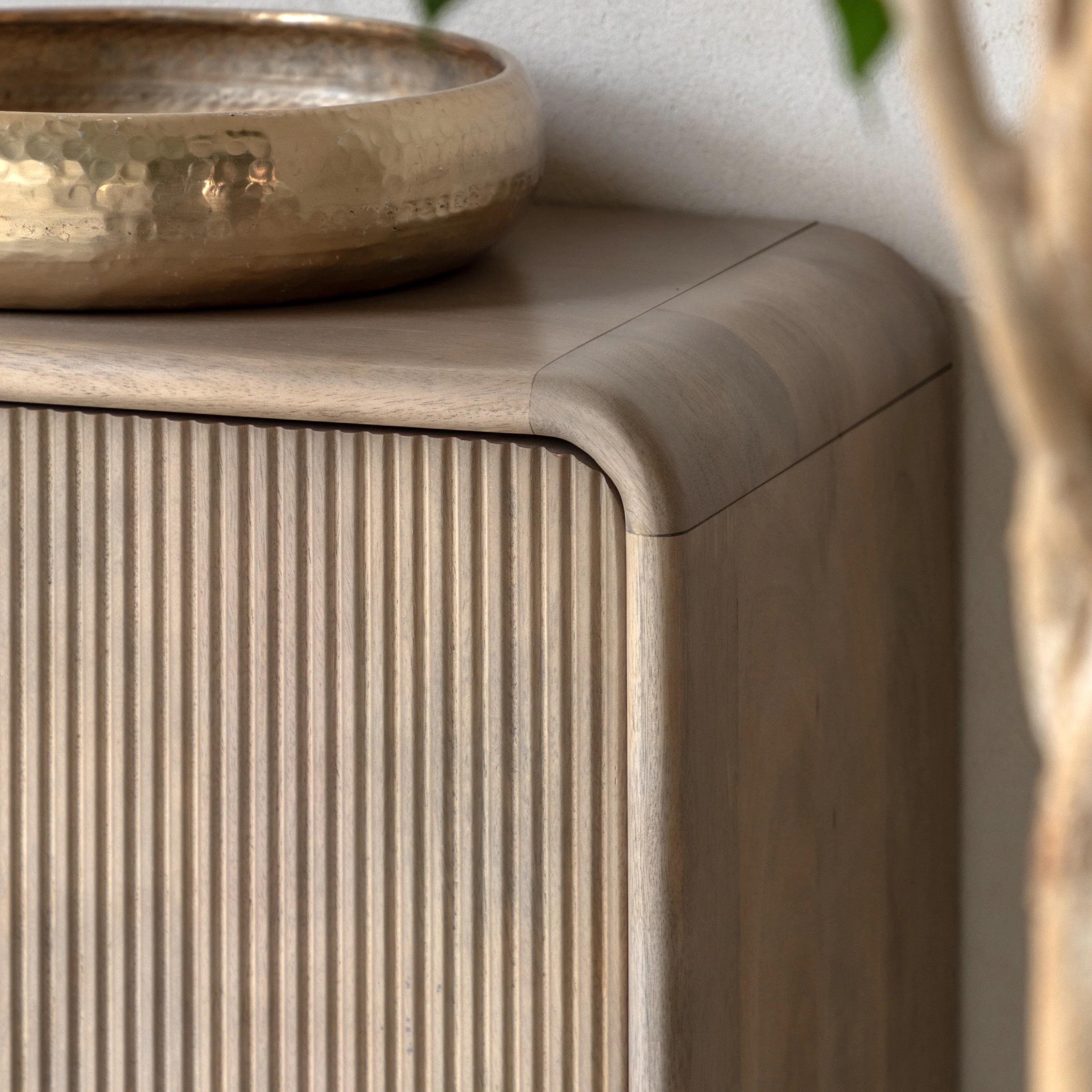 Colonna Sideboard - 3 Door Sideboard Natural Mango Wood / Brass - Image 4