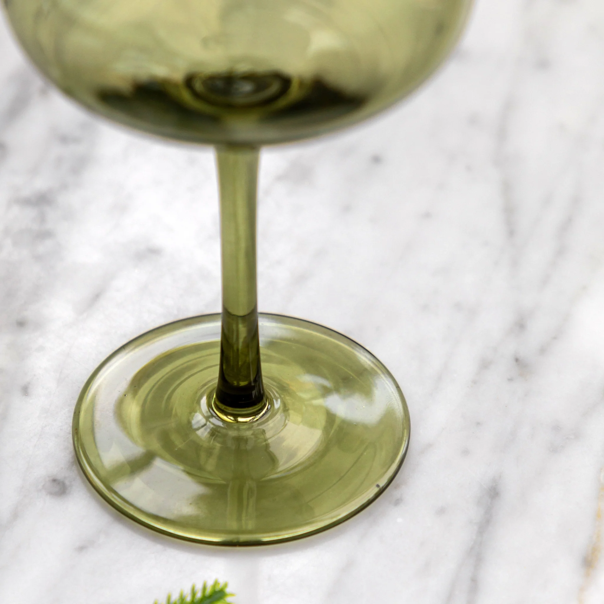 Set Of 4 Green Wine Glasses - DHD Wine Glass Smokey Green 4Pk - Image 3