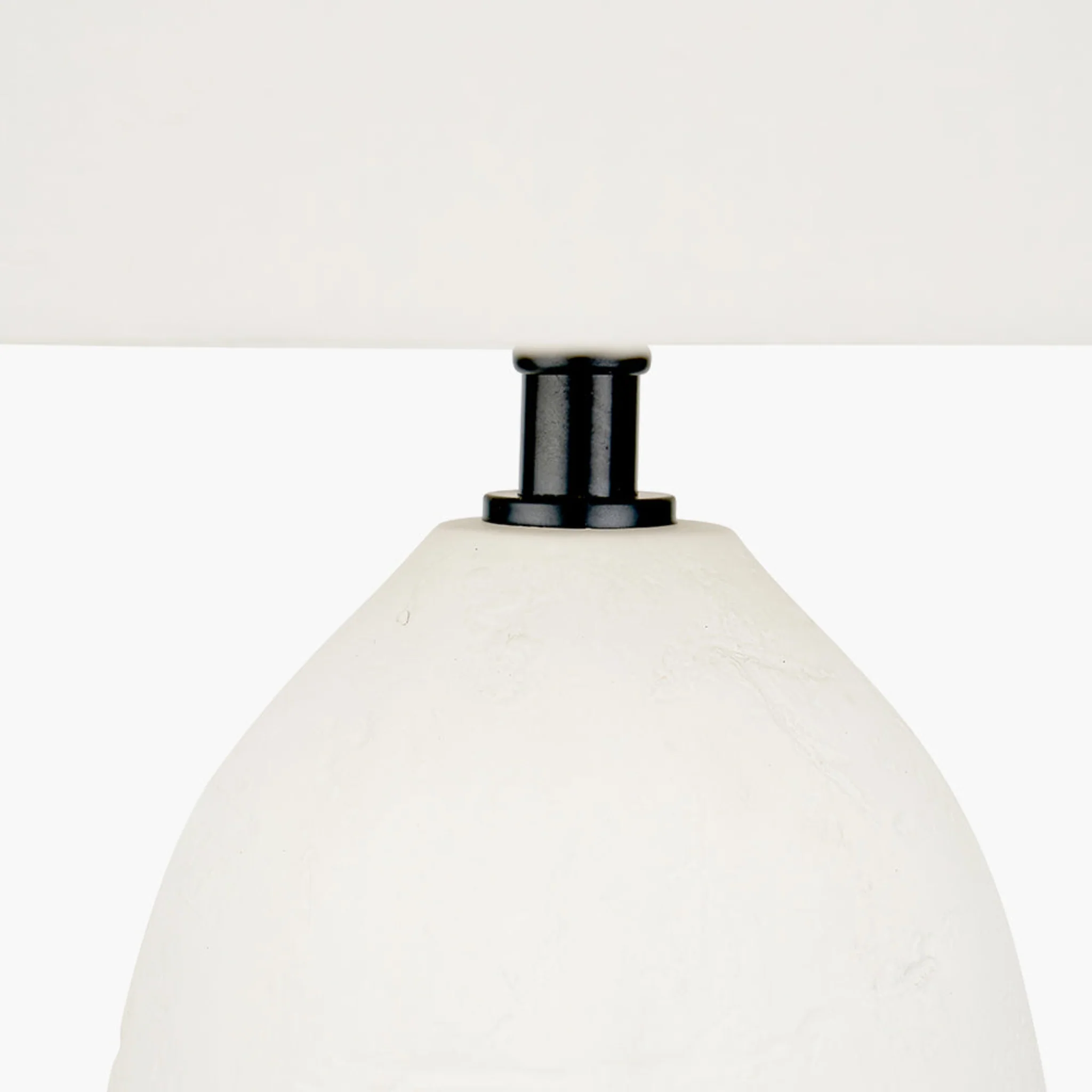 Erika White Vintage Textured Ceramic Table Lamp - Image 3