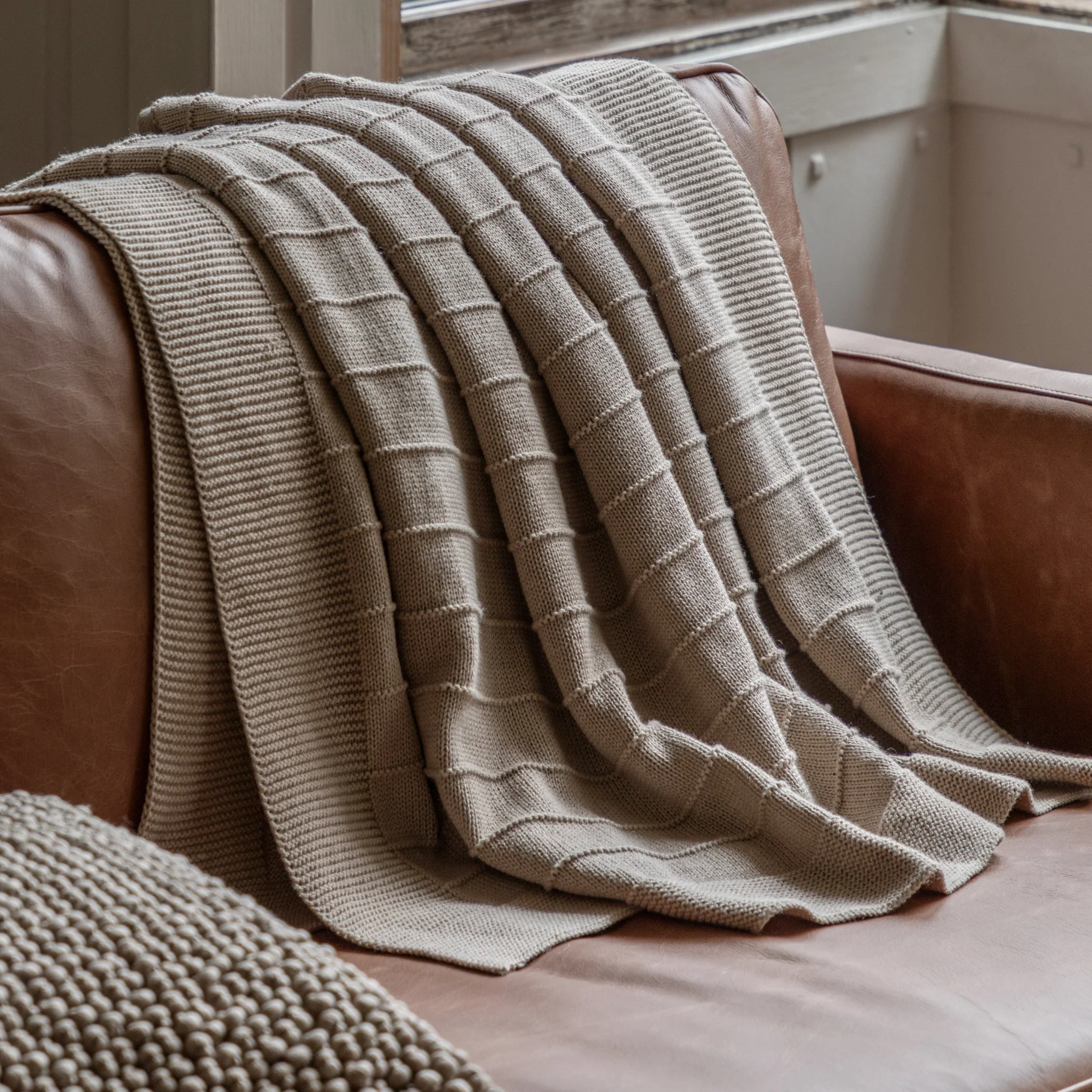 Florence Knit Cream Throw - Florence Knit Throw Taupe 130x170CM - Image 2