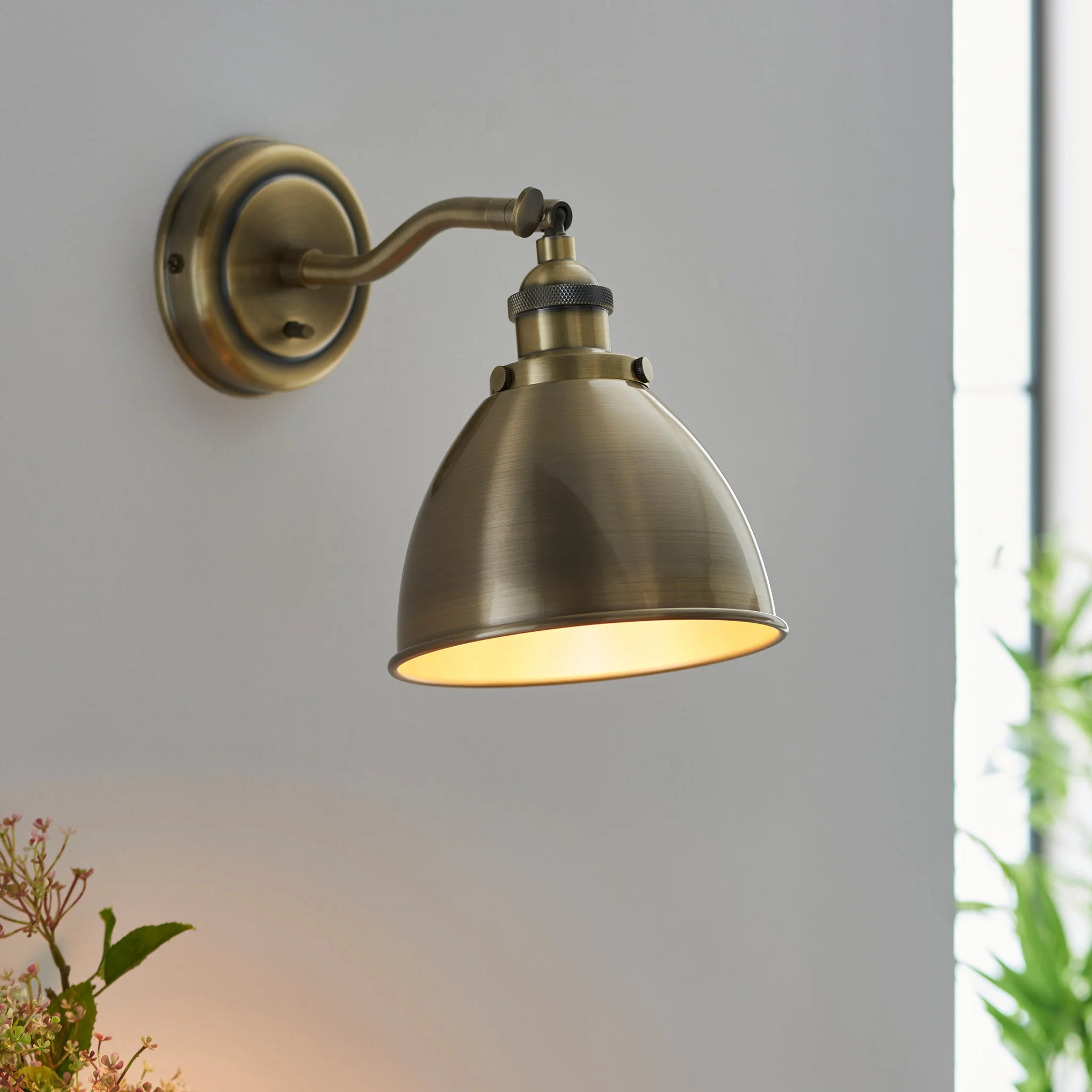 Franklin Antique Brass Wall Light - DHD Franklin Wall Light Antique Brass