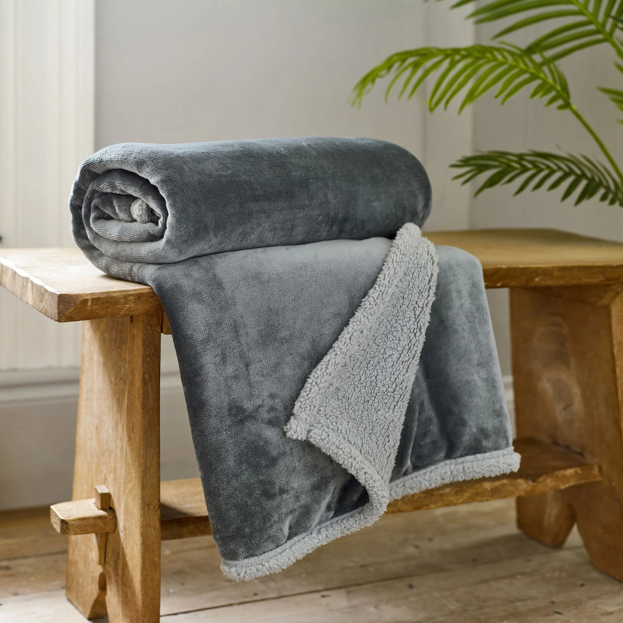 Hazelwood Sherpa Silver Throw - DISC Hazelwood Sherpa Throw Silver