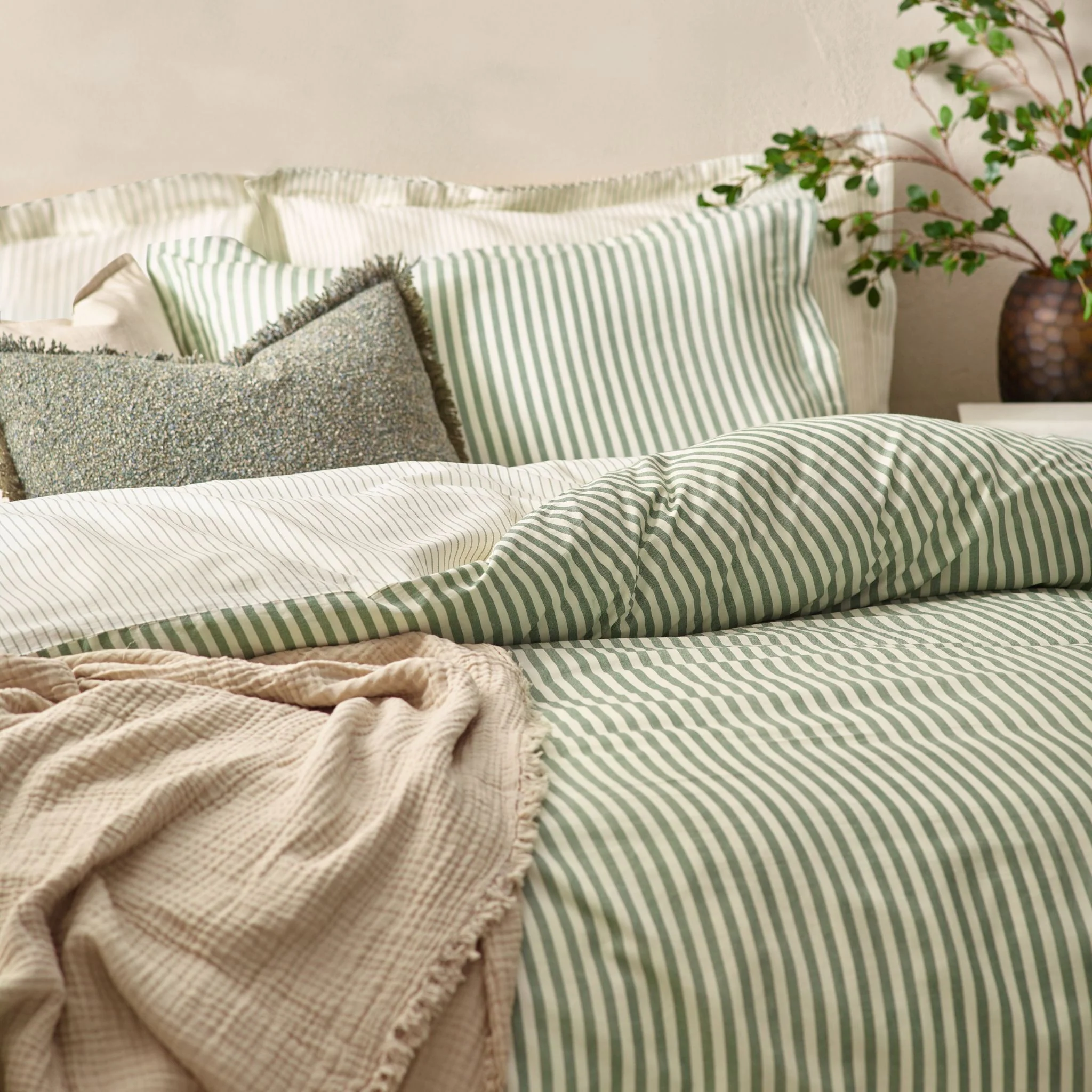 Hebden Green Duvet Cover Set - Hebden Super King Size Duvet Set Forest - Image 2