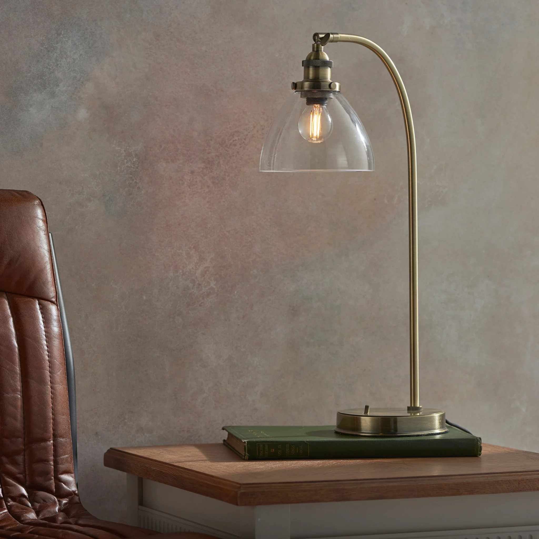 Hensen Antique Brass Table Lamp - DHD Hansen Table Lamp Antique Brass