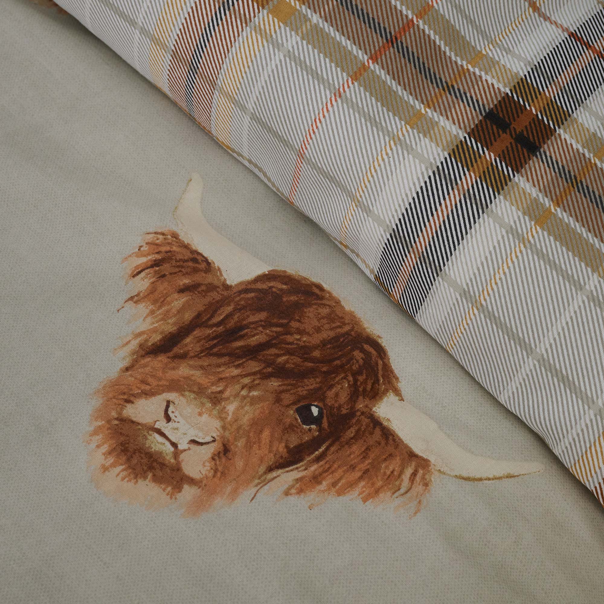 Highland Cow Checked Duvet Cover Set - DISC Highland Cow Checked Polycotton Duvet Set - King - Image 3