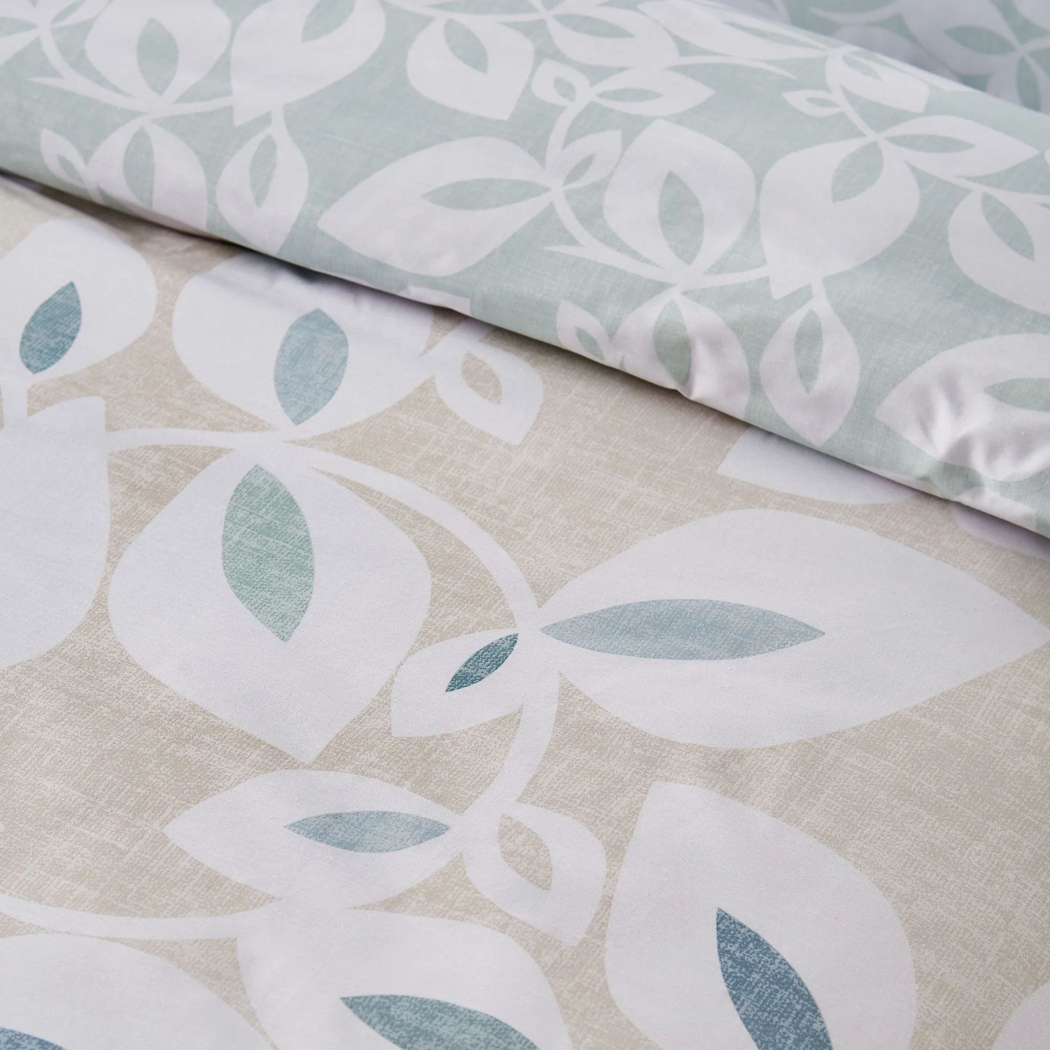 Catherine Lansfield Inga Leaf Natural Duvet Set - Inga Leaf Natural Duvet Set King - Image 4