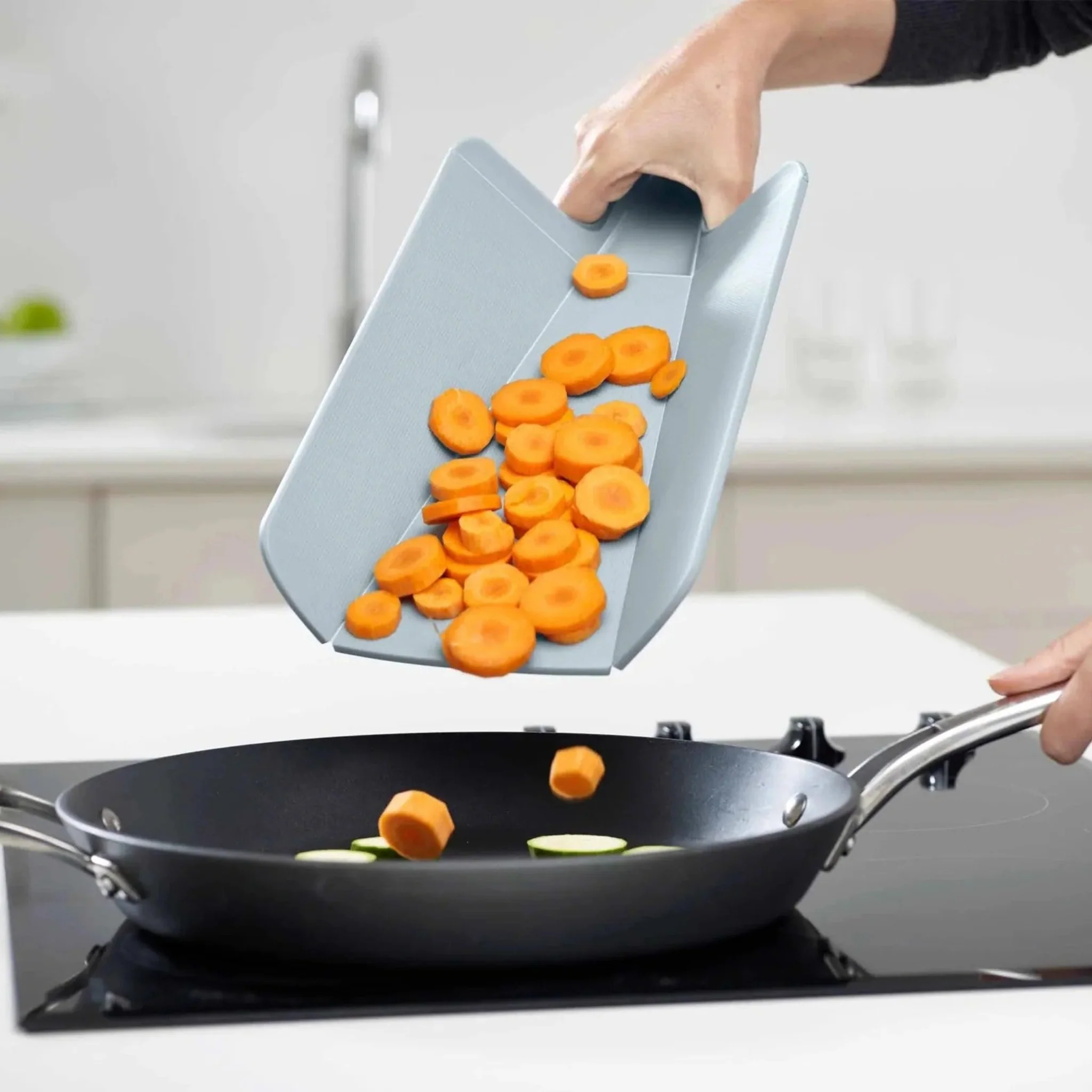 Joseph Joseph Blue Chop2Pot Twin Pack Folding Chopping Board - Chop2Pot Plus Small Twin pack Sky - Image 3