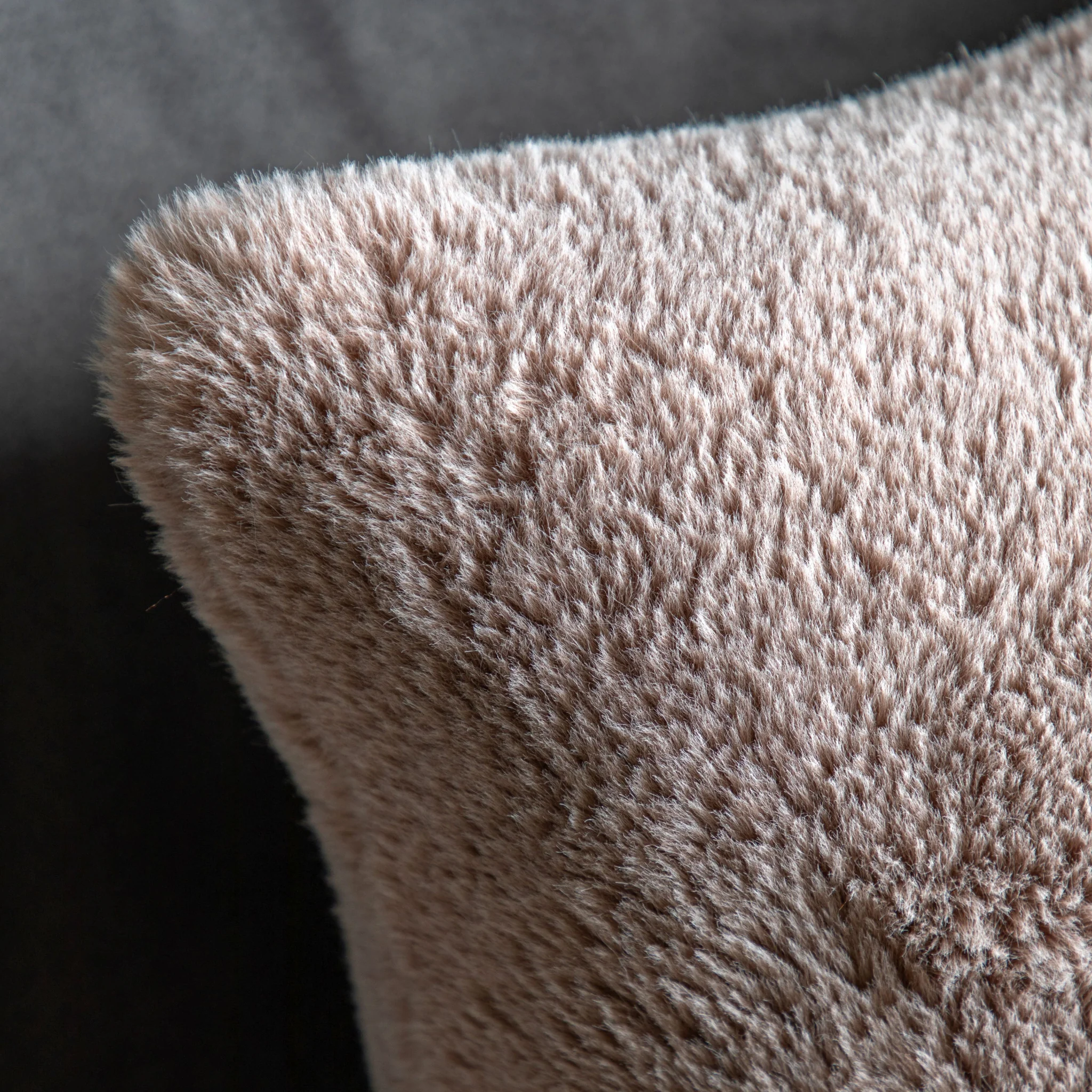 Juniper Faux Fur Cream Rectangle Cushion - Juniper Faux Fur Cushion Mauve 40x60CM - Image 2