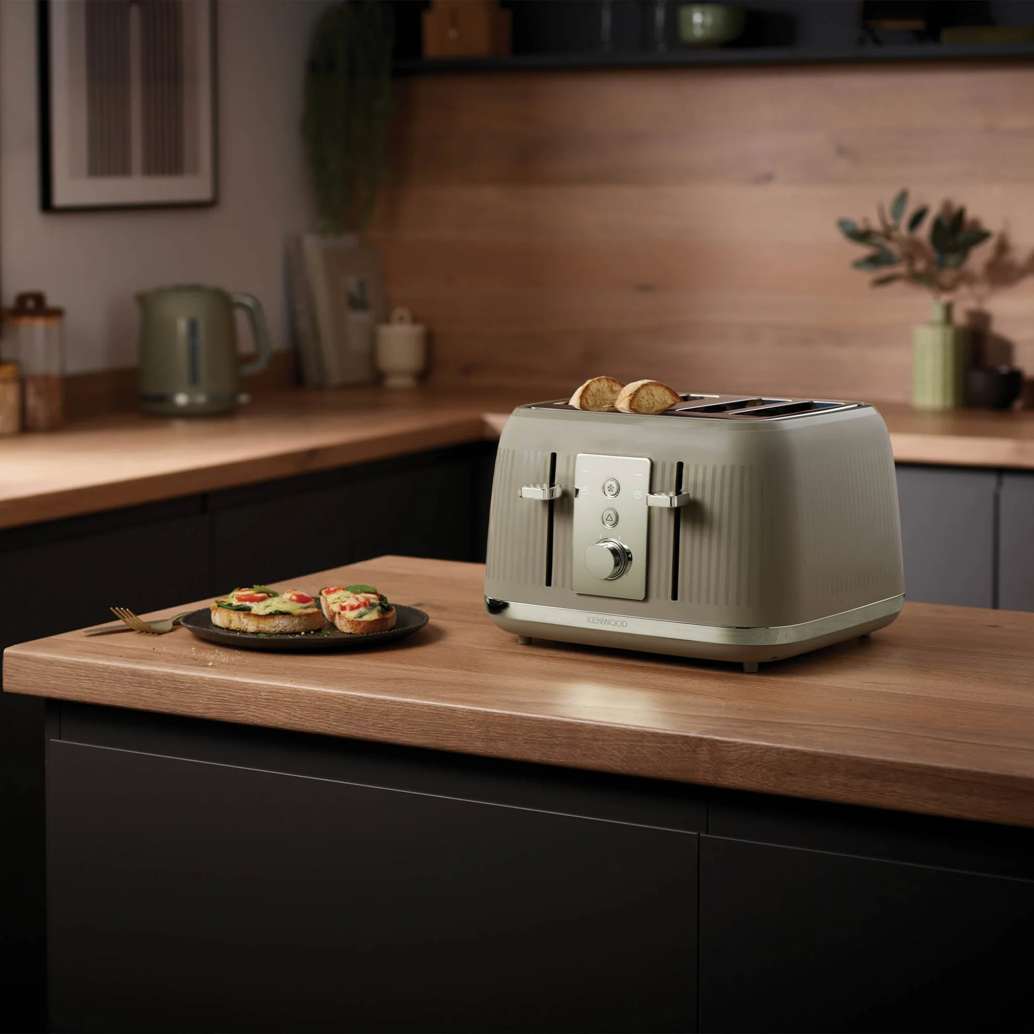 Kenwood Dusk 4 Slice Toaster Green - Image 2