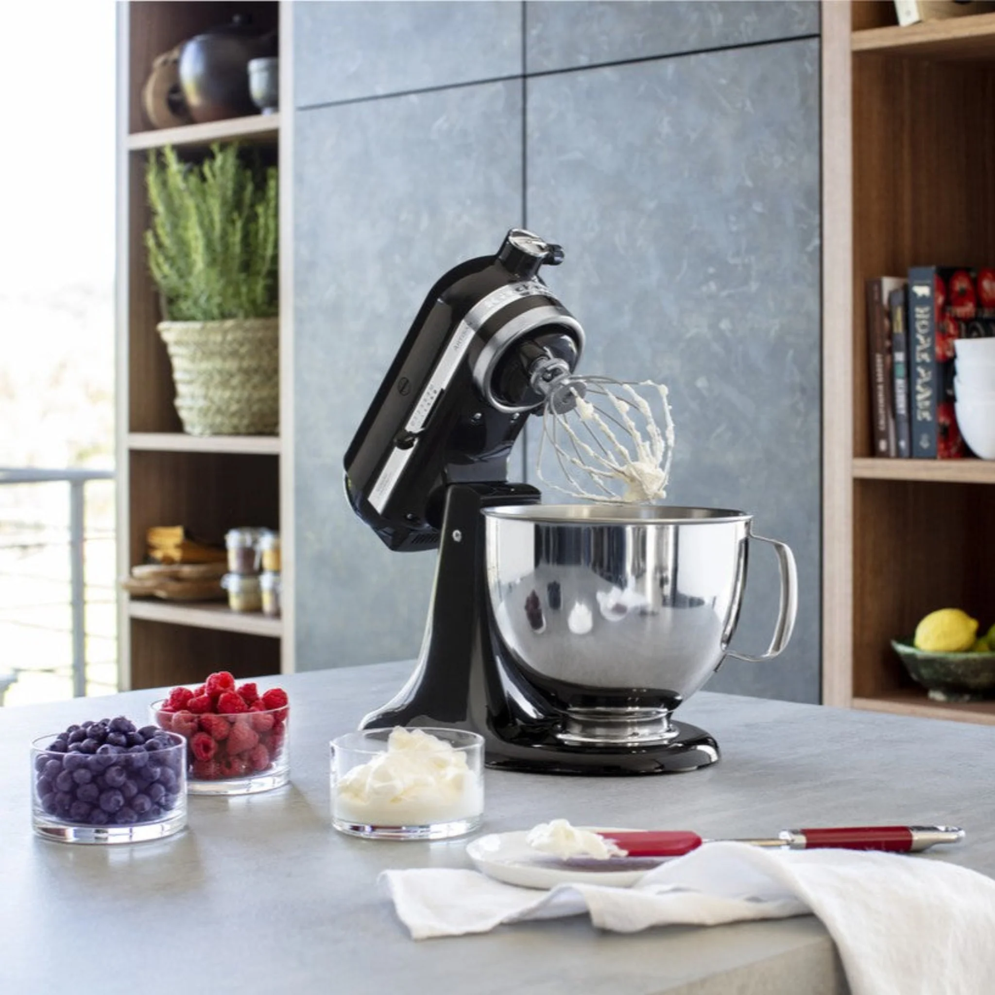 Kitchenaid Black Stand Mixer - KA Stand Mixer 175 Onyx Black