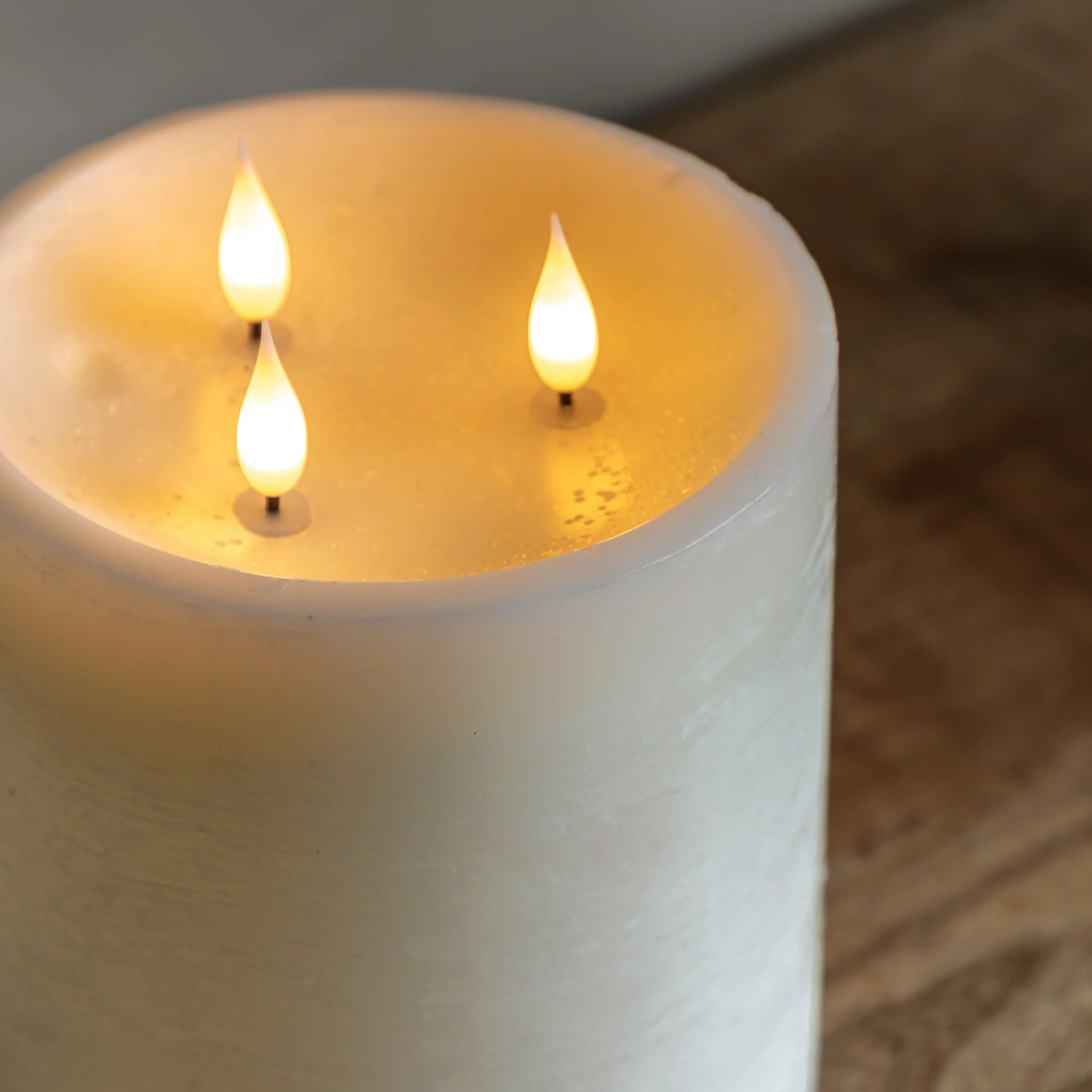 LED 3 Wick Cream Candle - LED 3 Wick Candle Ivory 15CM - Image 2
