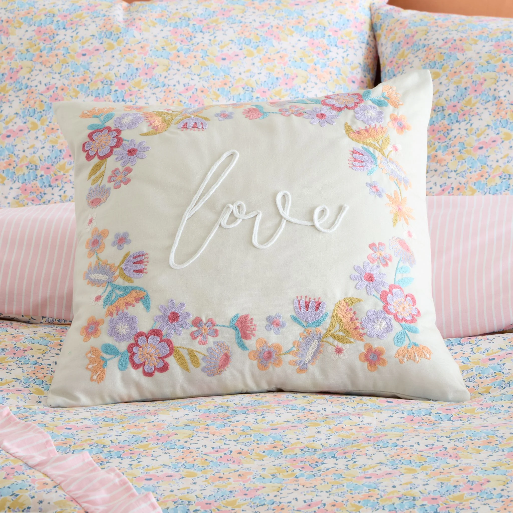 Catherine Lansfield Love Cushion - DISC Love Cushion