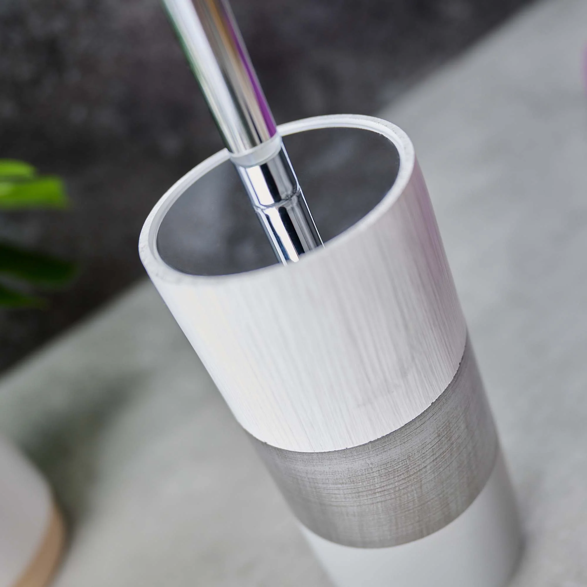 Luxe Toilet Brush And Holder - Luxe Toilet Brush & Holder - Image 3