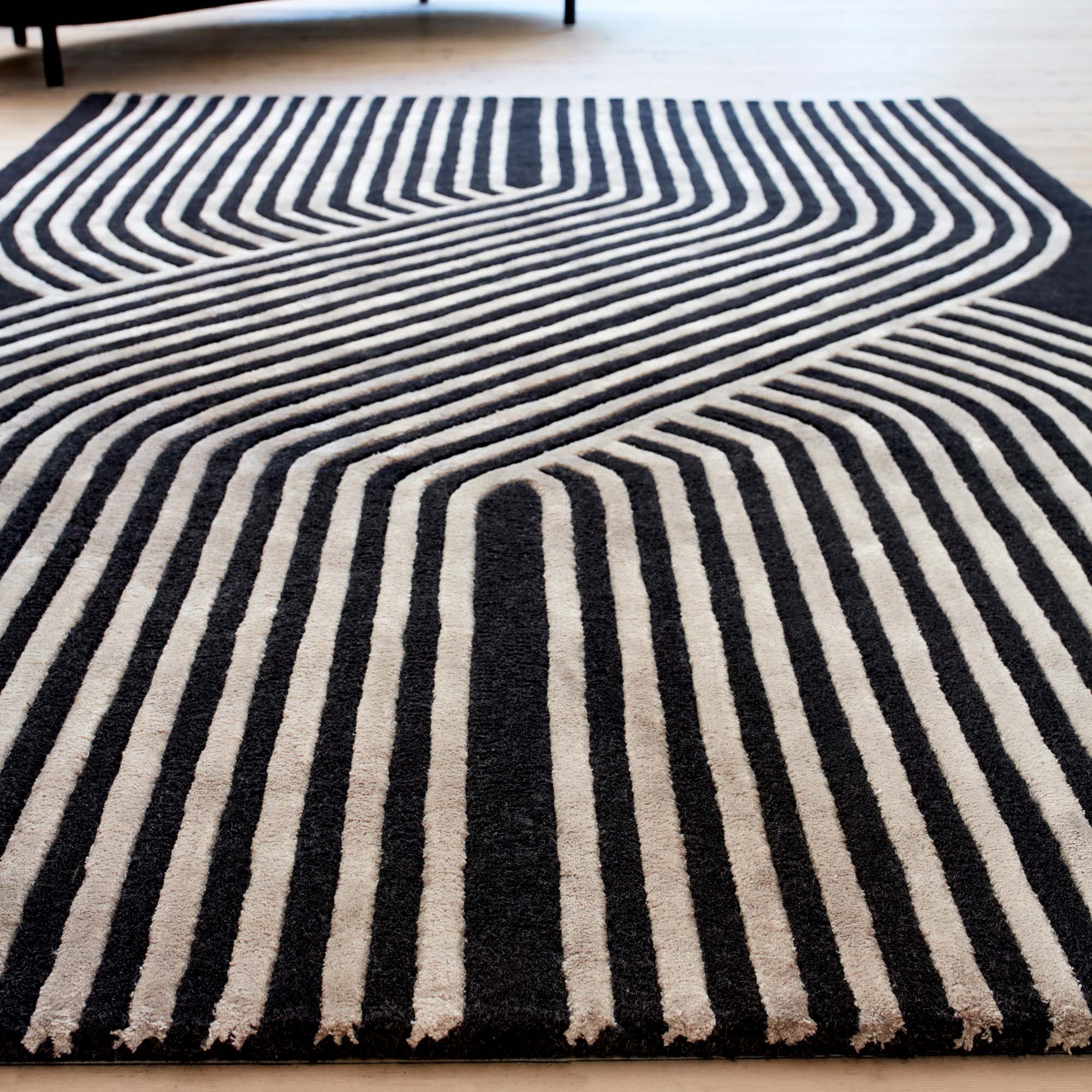 Maddox Solstice Gunmetal Rug - 98 Solstice Gunmetal - 120cm x 170cm - Image 2