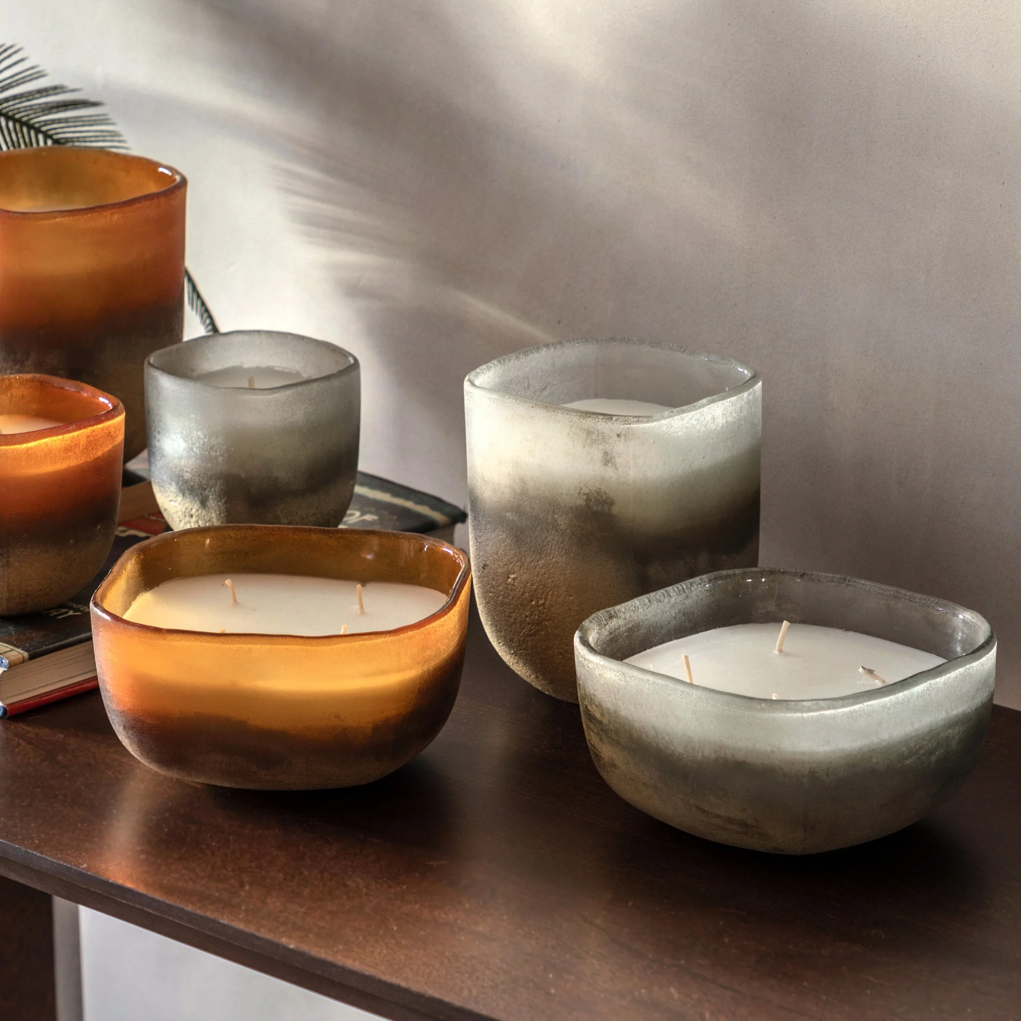 Mercury Candle Amber & Lily Medium - Mercury Candle Amber & Lily Medium - Image 3