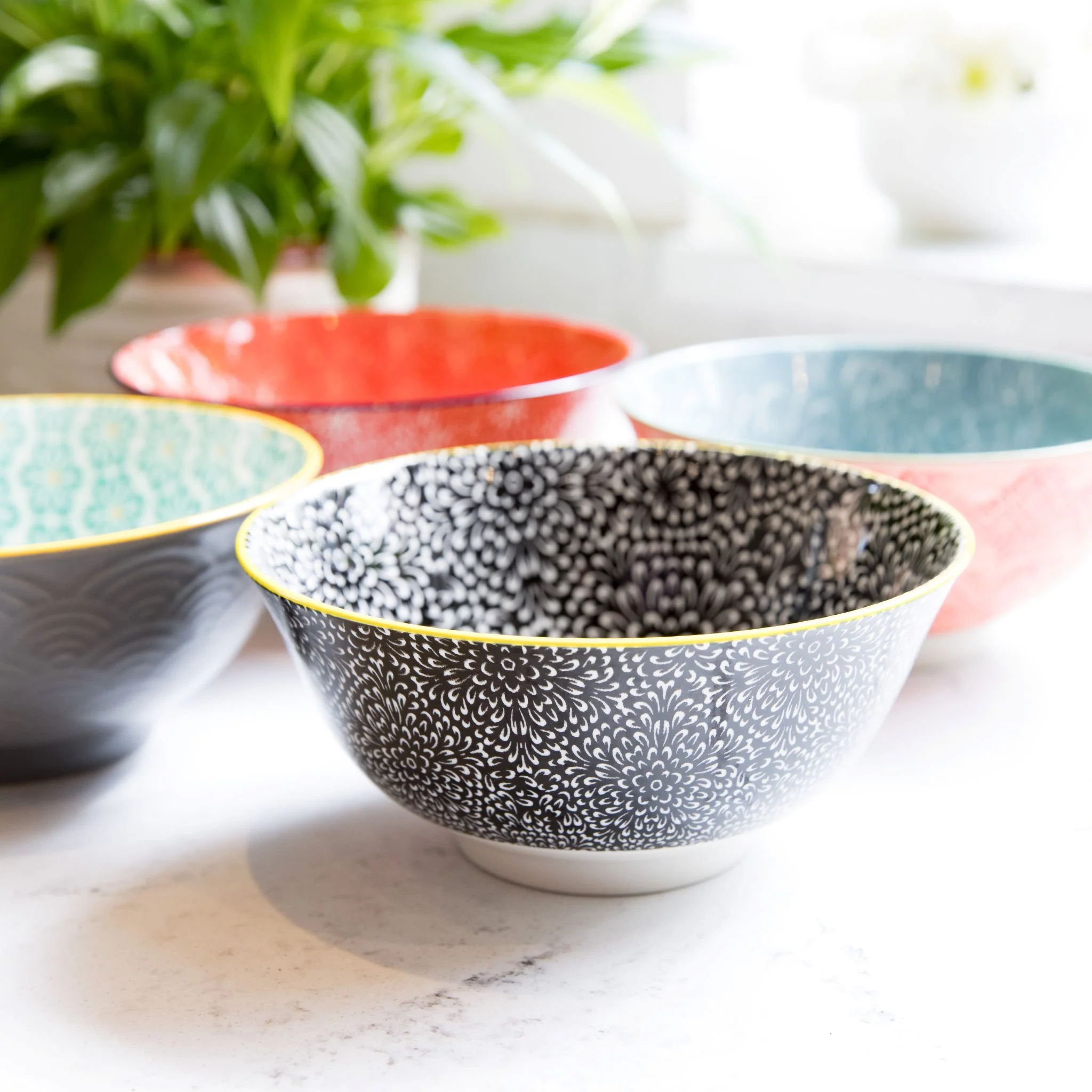 Mikasa Black Floral Bowl - Mikasa Black Floral Bowl 15.7CM