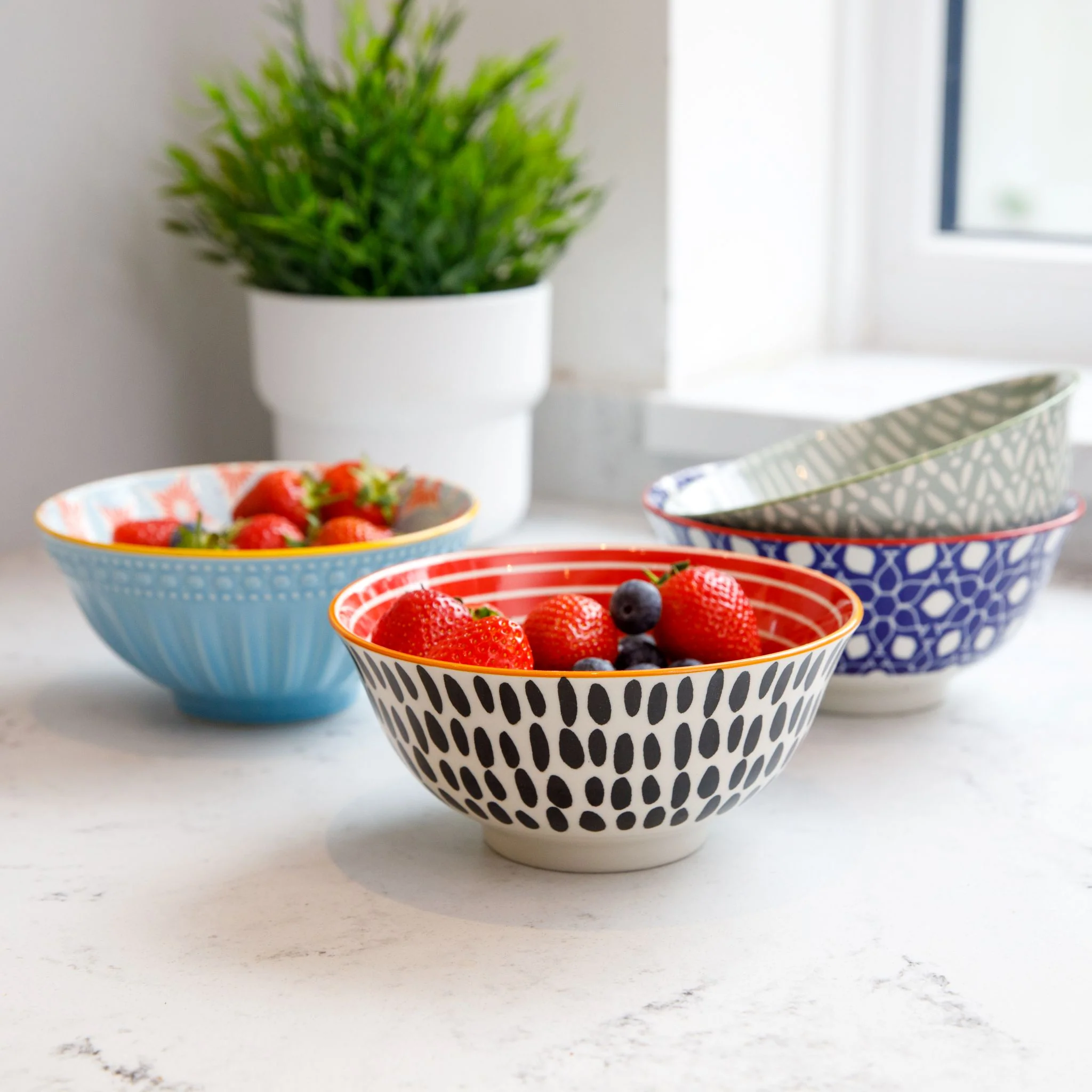 Mikasa Red Swirl Bowl - Mikasa Red Swirl Bowl 15.7CM - Image 2