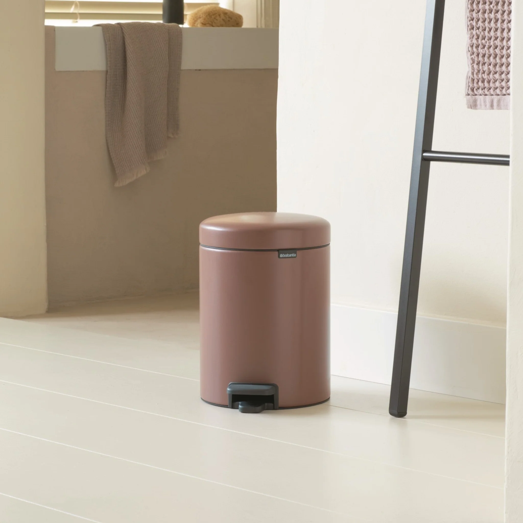 NewIcon Pedal Bin Satin Taupe 5L - Image 2