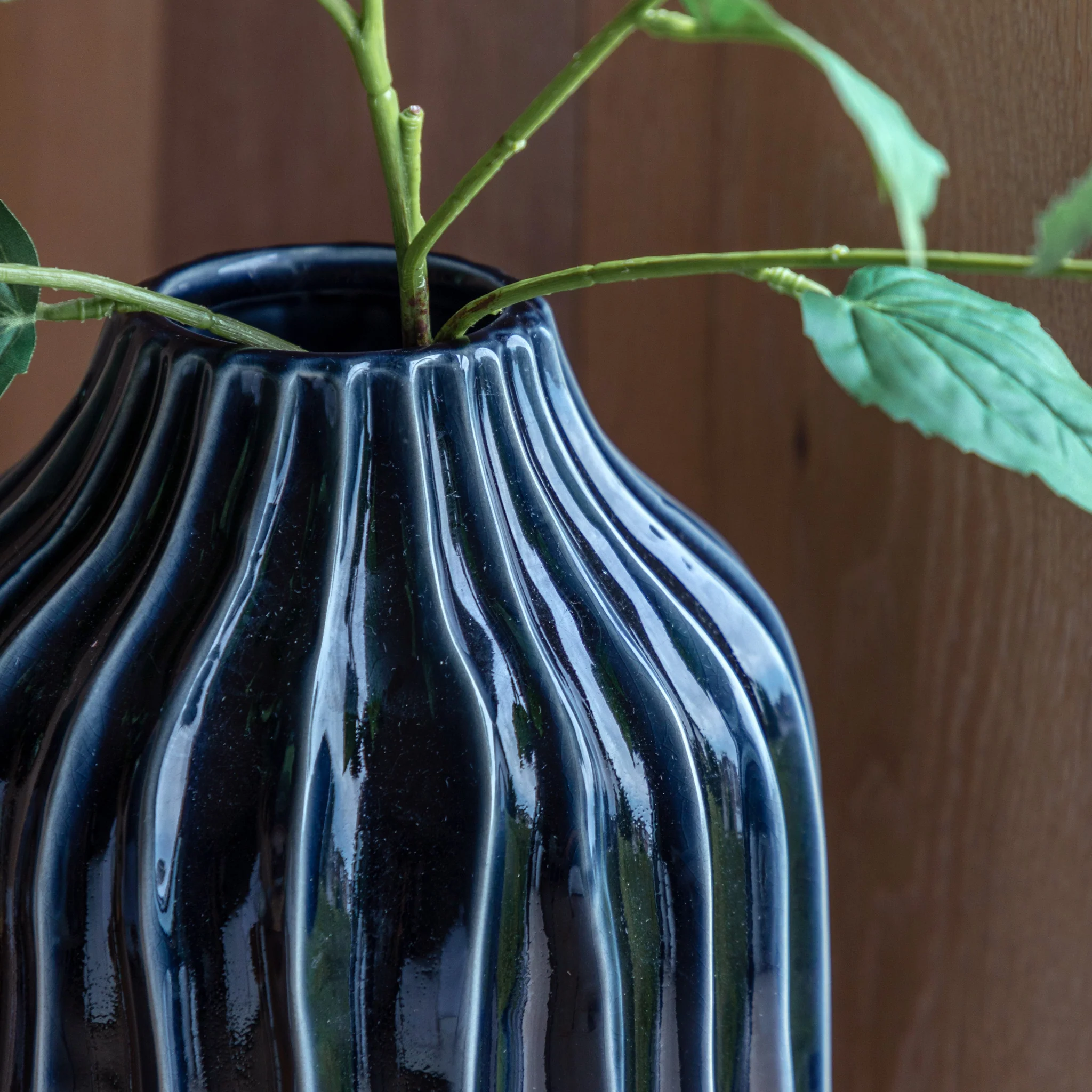Organic Ribbed Vase Black Large - Organic Ribbed Vase Midnight Large - Image 2