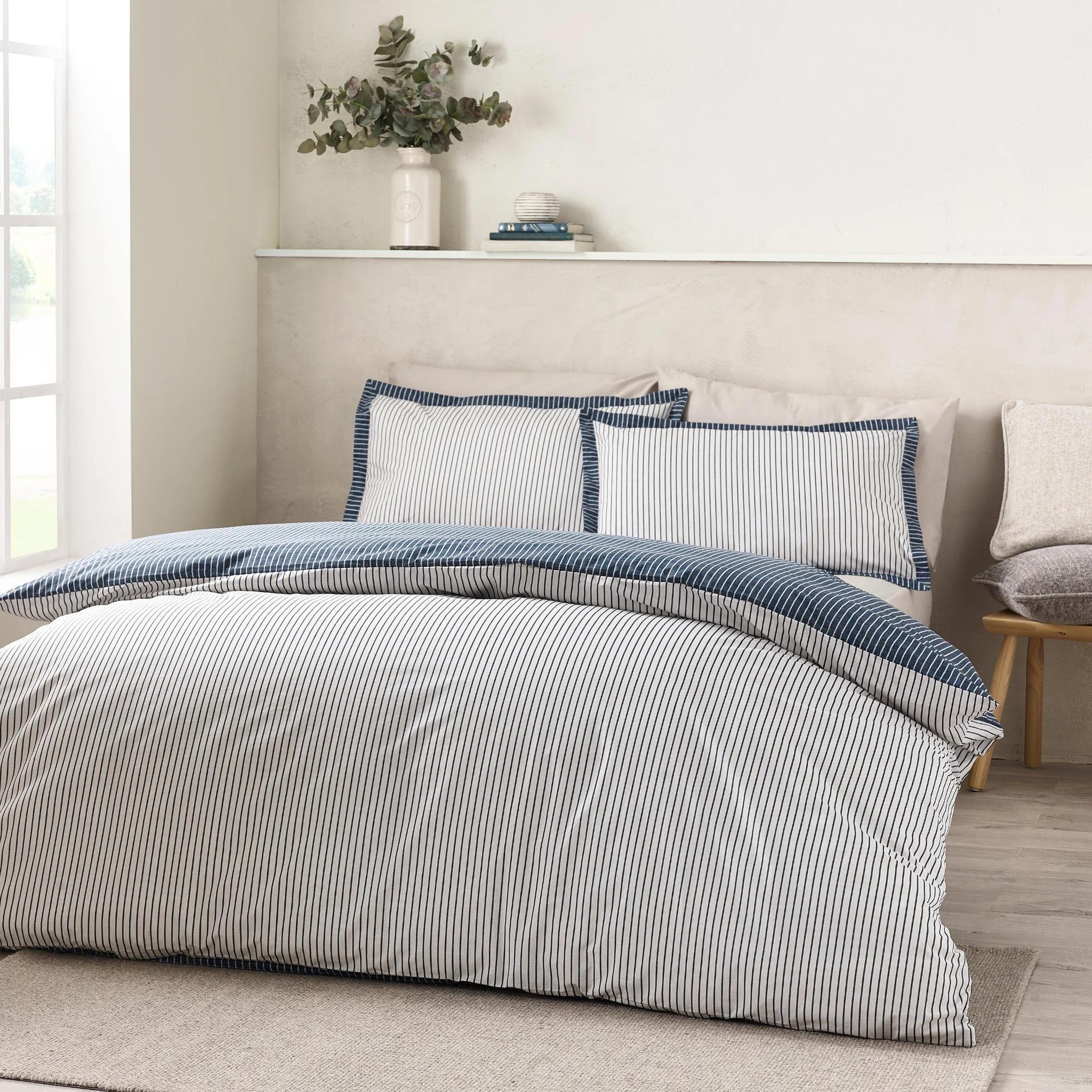 Catherine Lansfield Oxford Pinestripe Navy Duvet Set - Oxford Pinestripe Navy Duvet Set Double