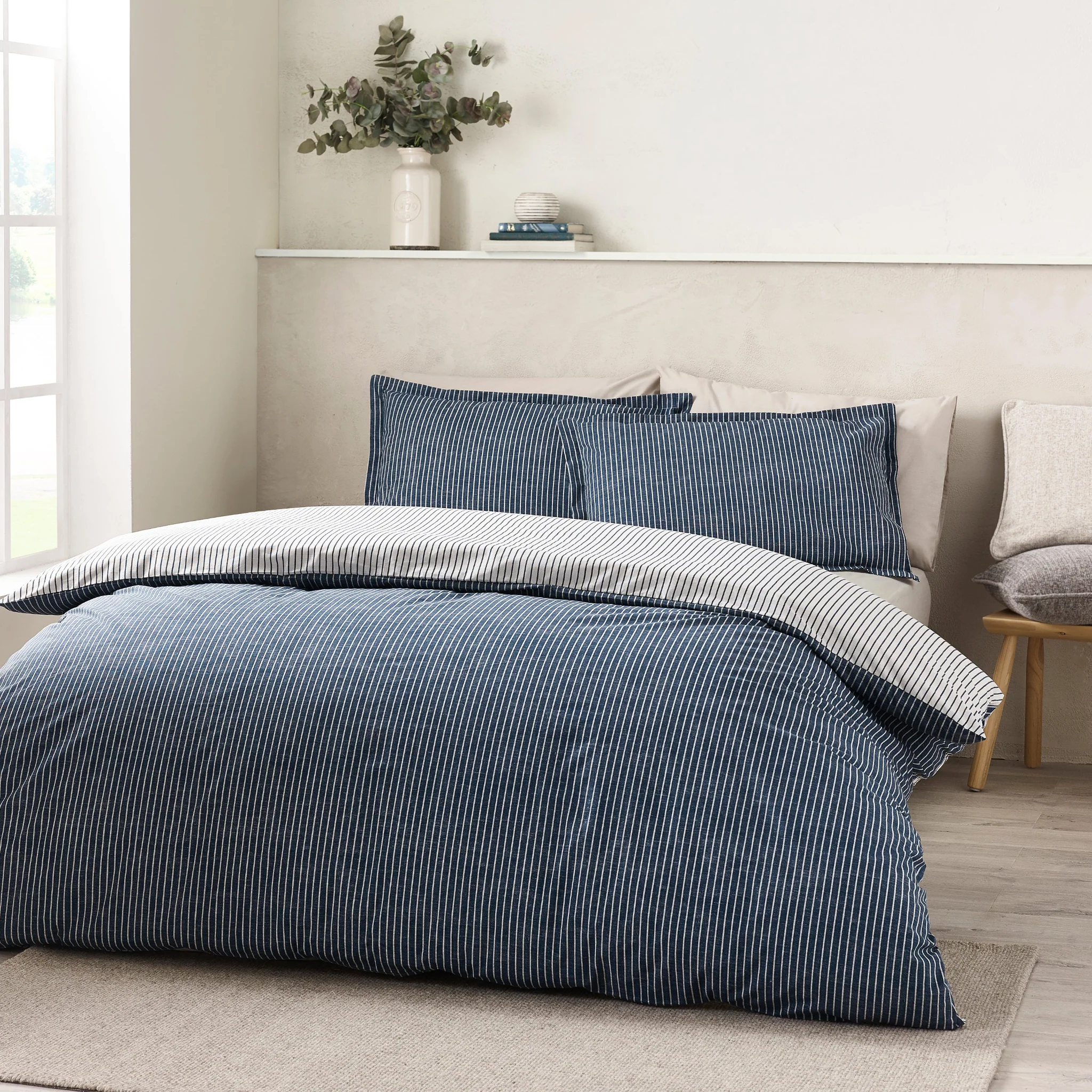 Catherine Lansfield Oxford Pinestripe Navy Duvet Set - Oxford Pinestripe Navy Duvet Set Double - Image 2