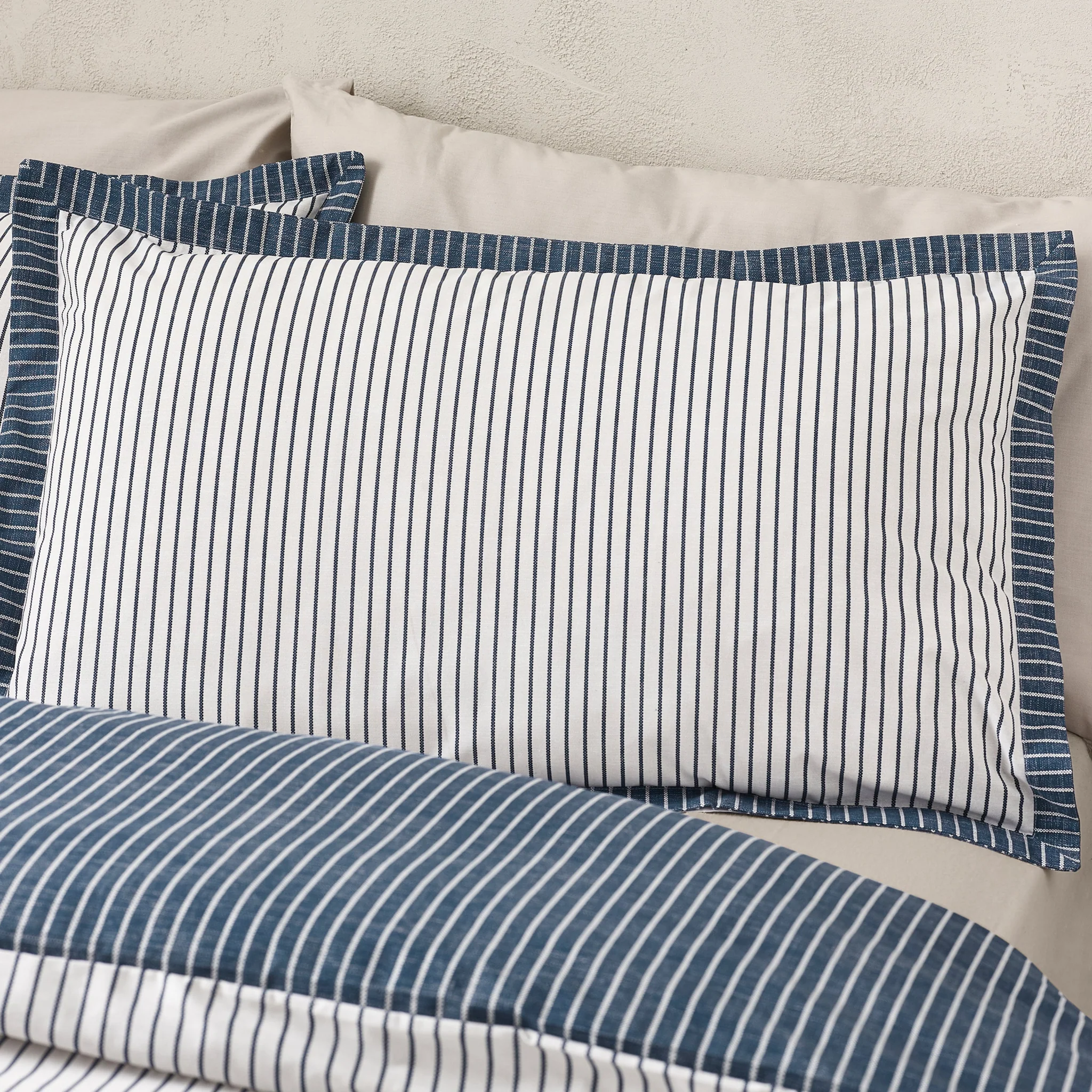 Catherine Lansfield Oxford Pinestripe Navy Duvet Set - Oxford Pinestripe Navy Duvet Set Double - Image 3