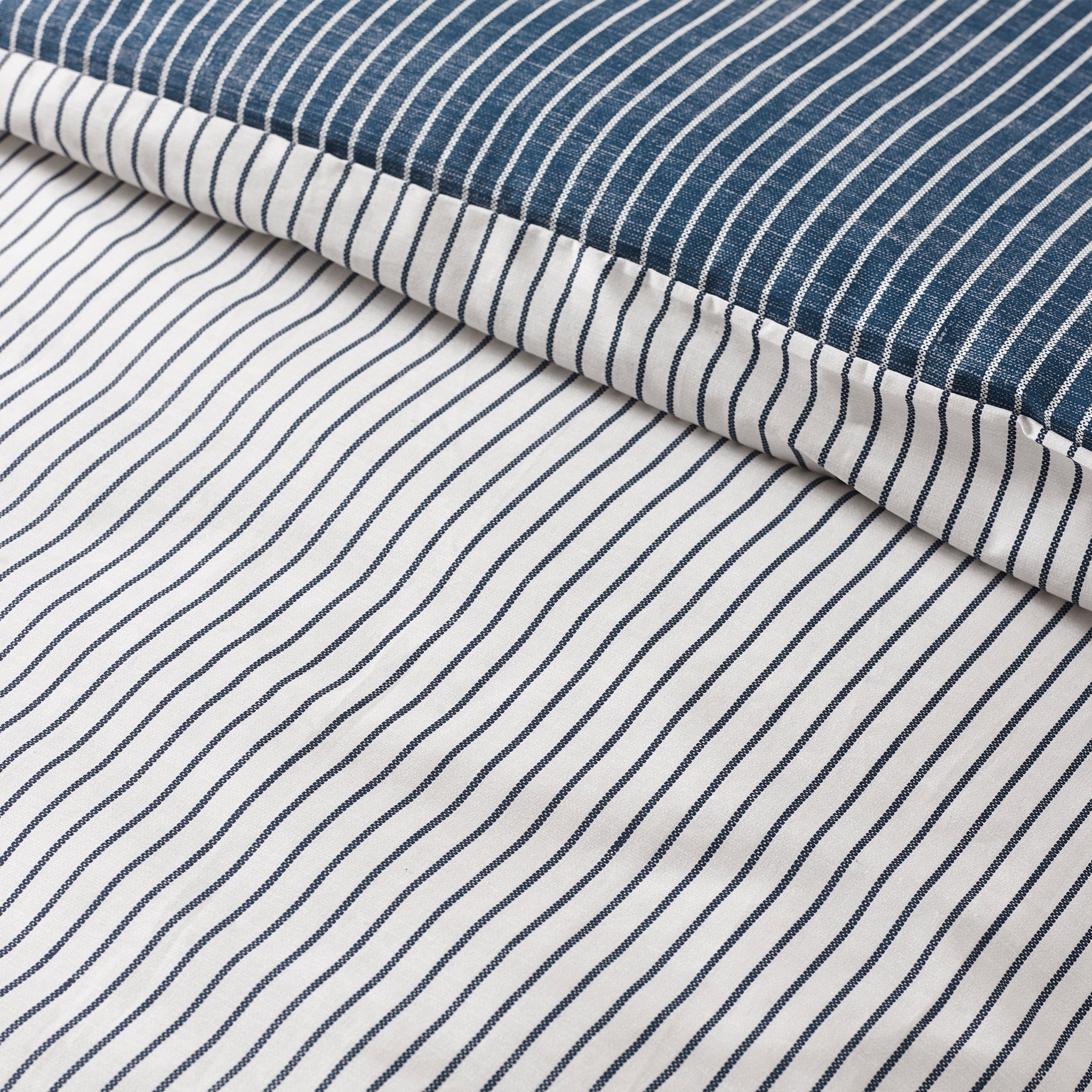 Catherine Lansfield Oxford Pinestripe Navy Duvet Set - Oxford Pinestripe Navy Duvet Set Double - Image 4