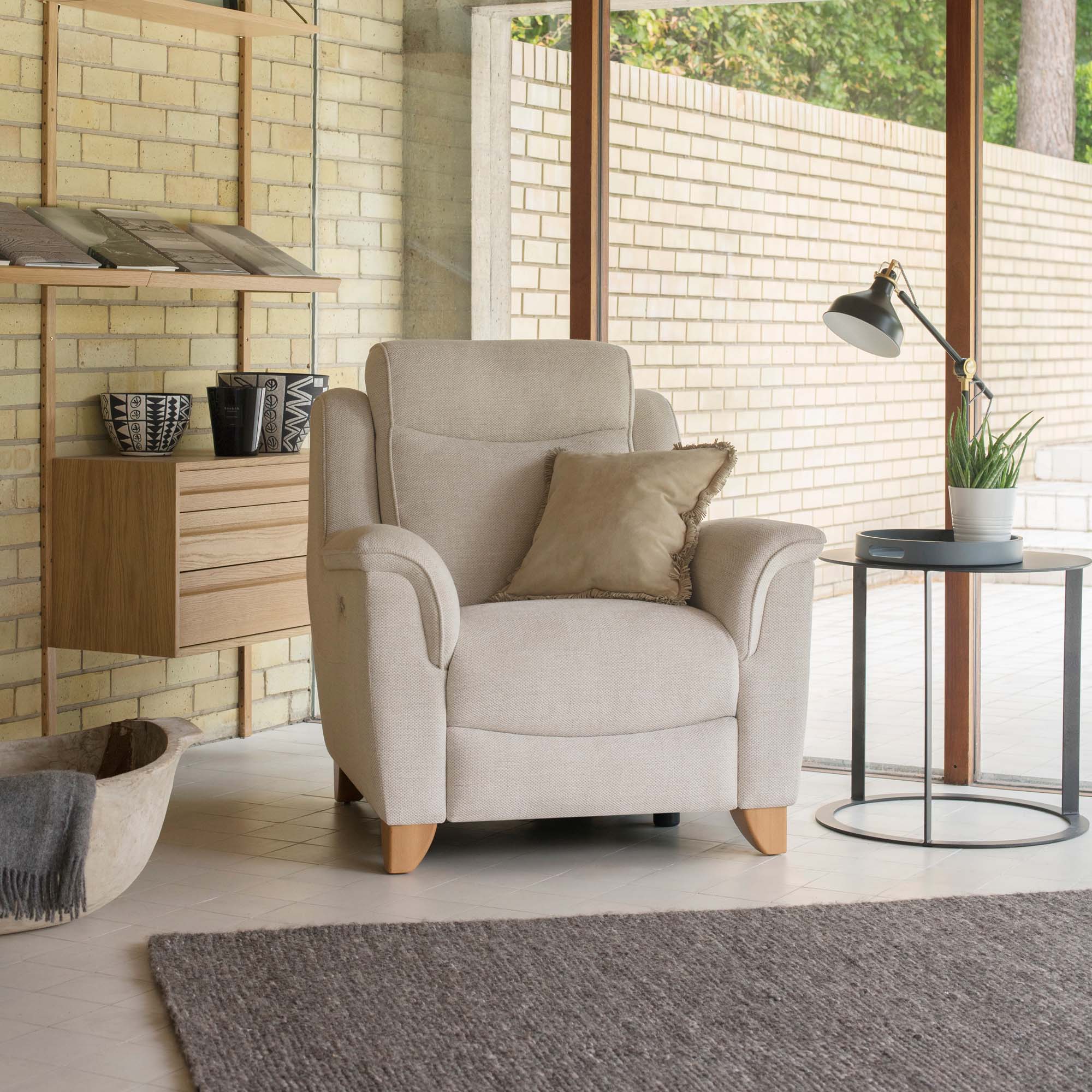 Parker Knoll Manhattan Armchair - Armchair Grade B - Image 2