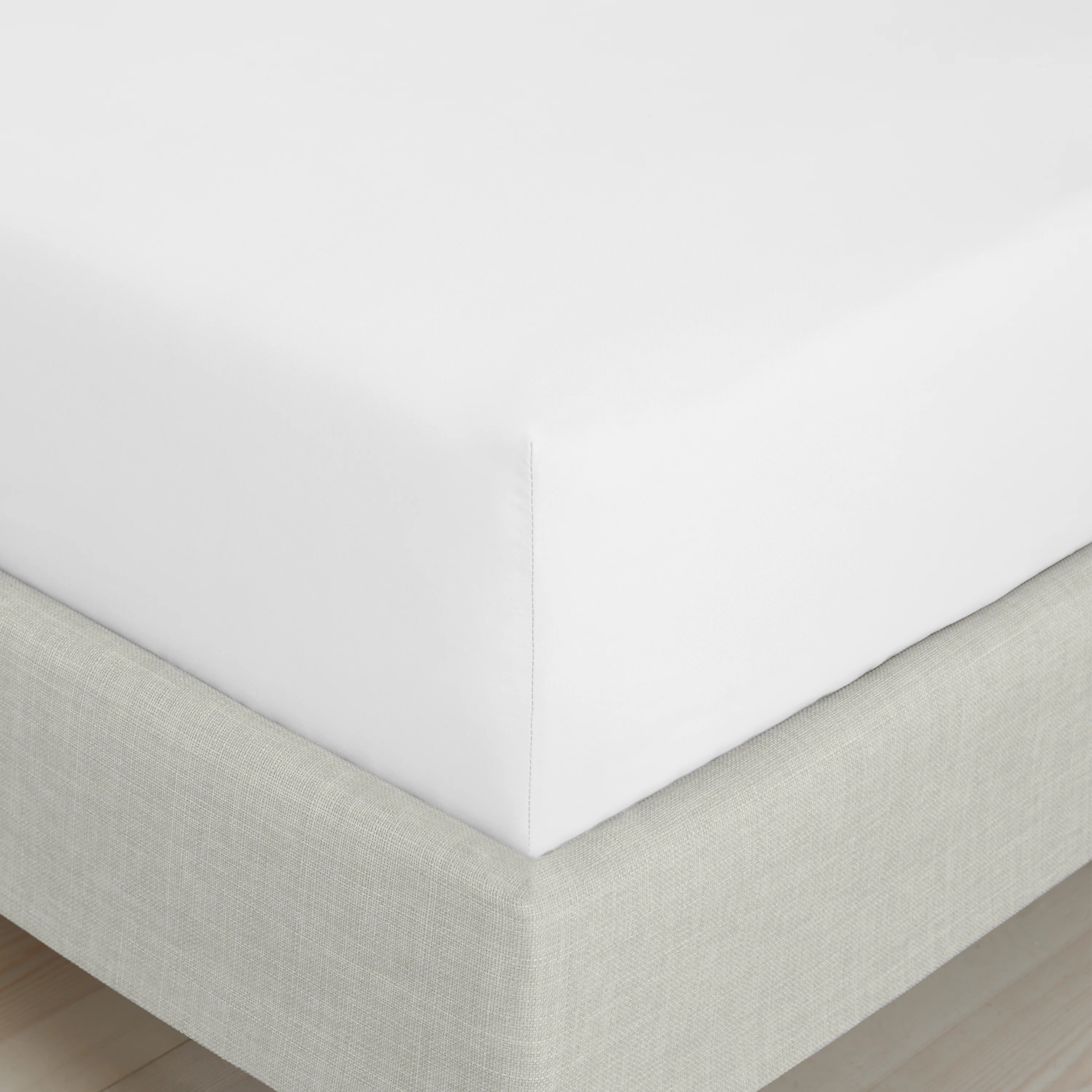 Bianca Percale White Fitted Bed Sheet - 200TC Percale White Super King Fitted Sheet - King - Image 2