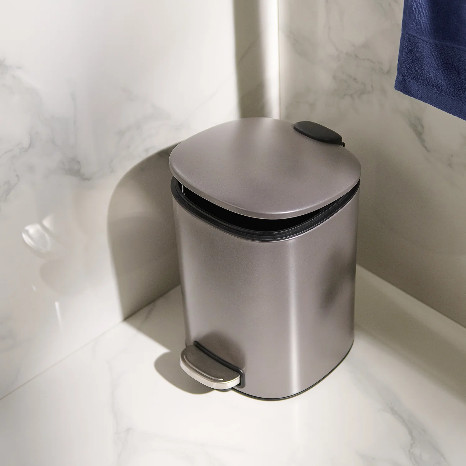 Santorini Platinium Pedal Bin - SALE Santorini 5L Pedal Bin Platinum - Image 3