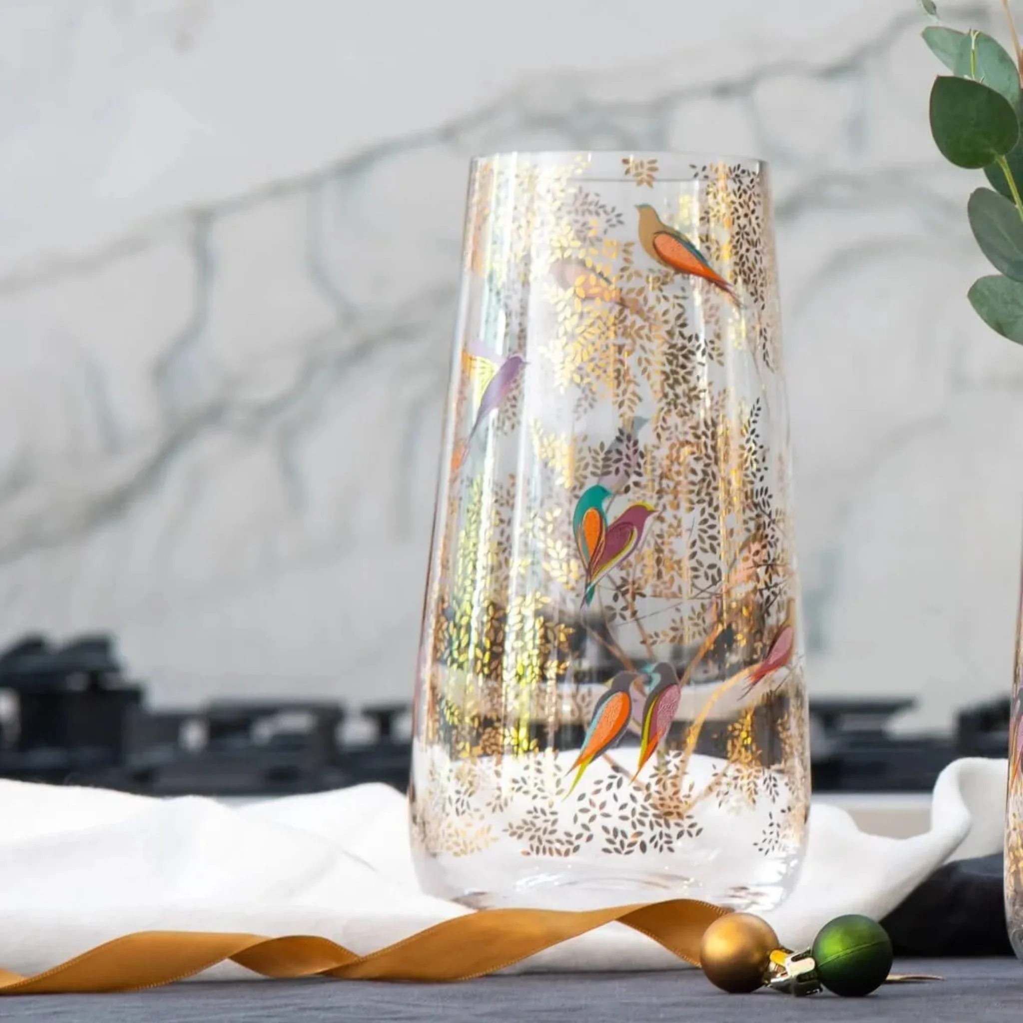 Sara Miller Chelsea Glass Vase - SM Chelsea Glass Vase 21.5CM