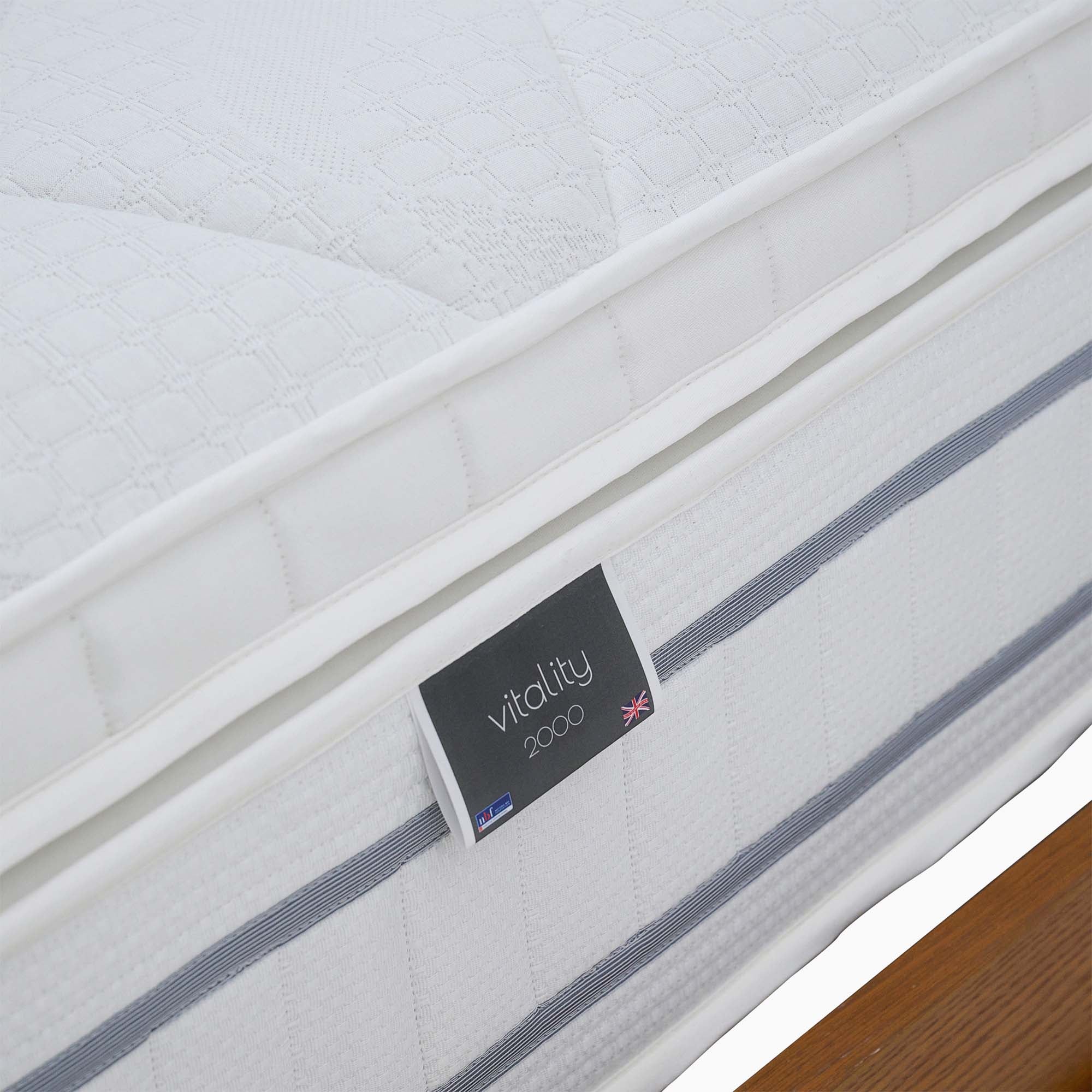 Serene Low Bedframe - 5' Low Food End Bed Oak / Oak Veneer - King - Image 5