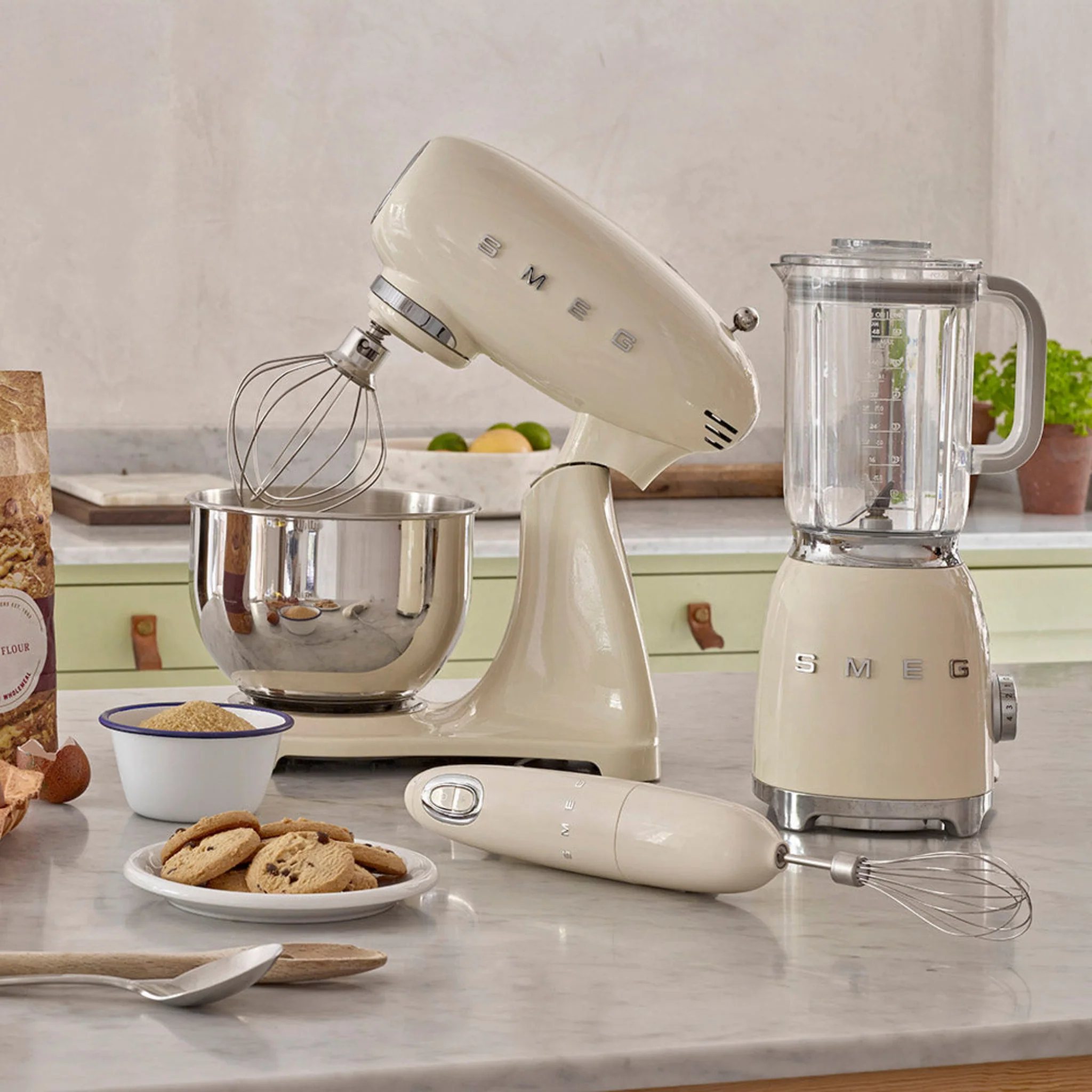 Smeg 50s Style Stand Mixer Cream - Image 2