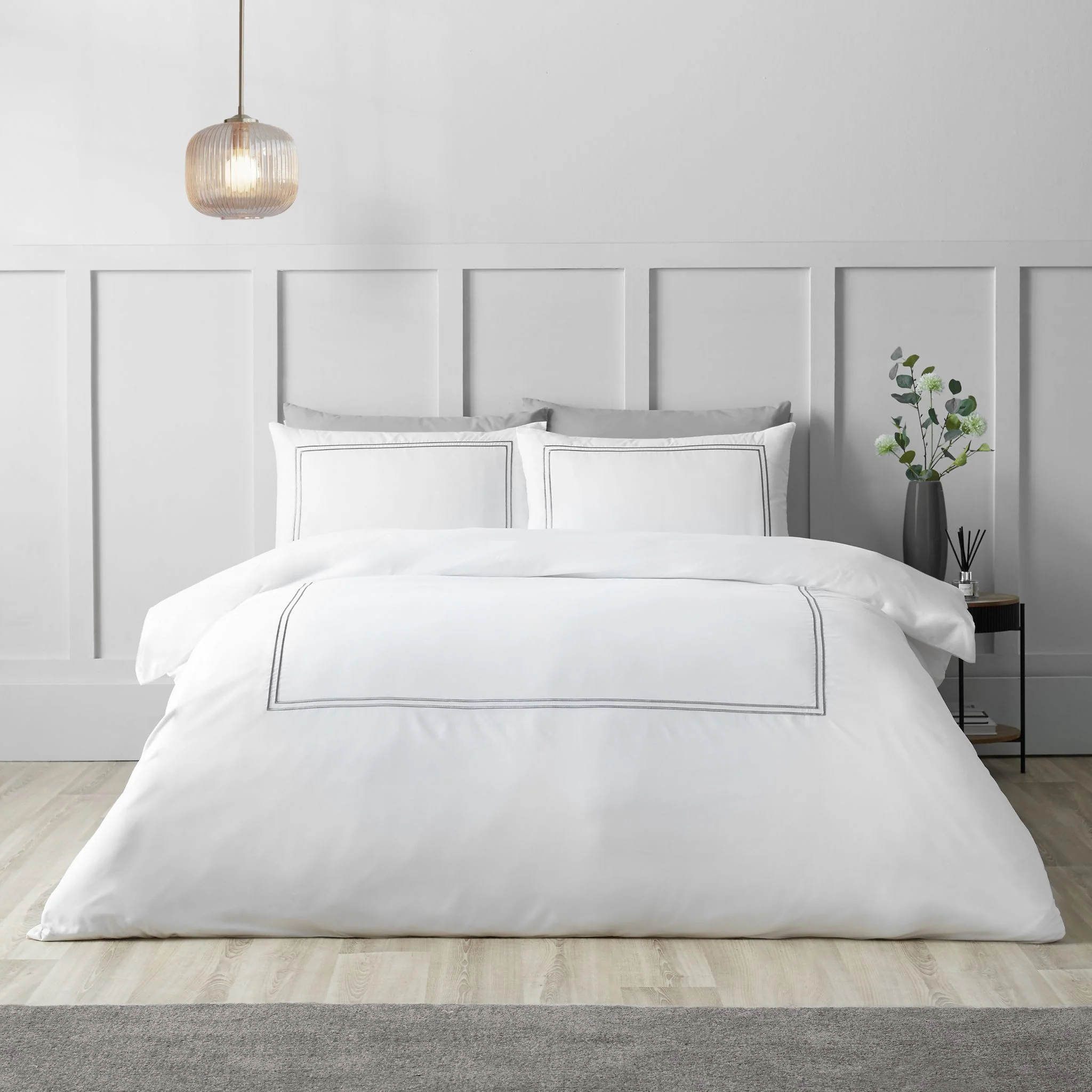 Catherine Lansfield So Soft Mono Satin Stich White Duvet Set - So Soft Mono Satin Stich White Duvet Set Double - Image 4