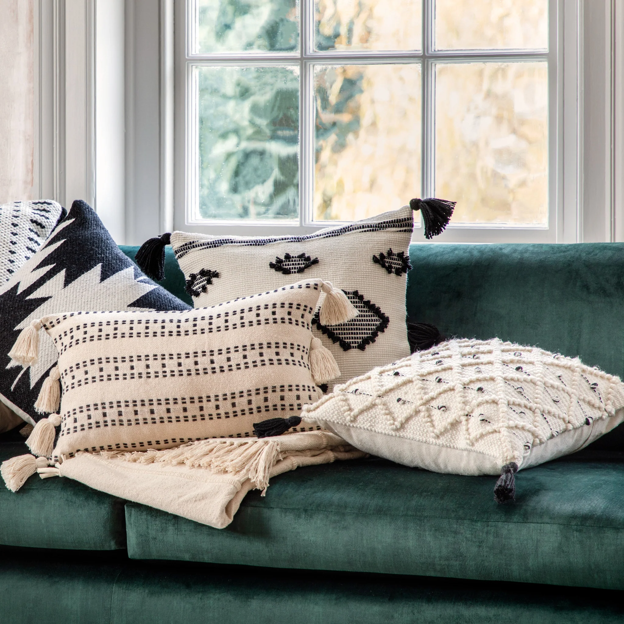 Tilyar Cream And Black Cushion - Tilyar Natural and Black Cushion 45CM - Image 3