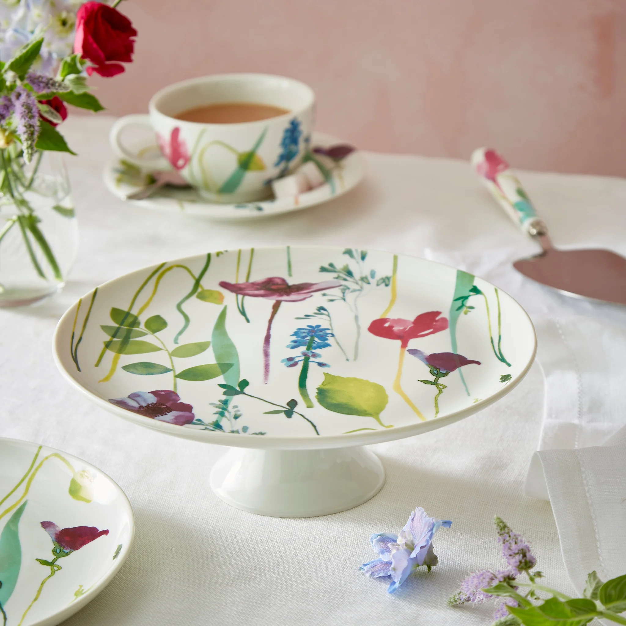 Water Garden Cake Stand